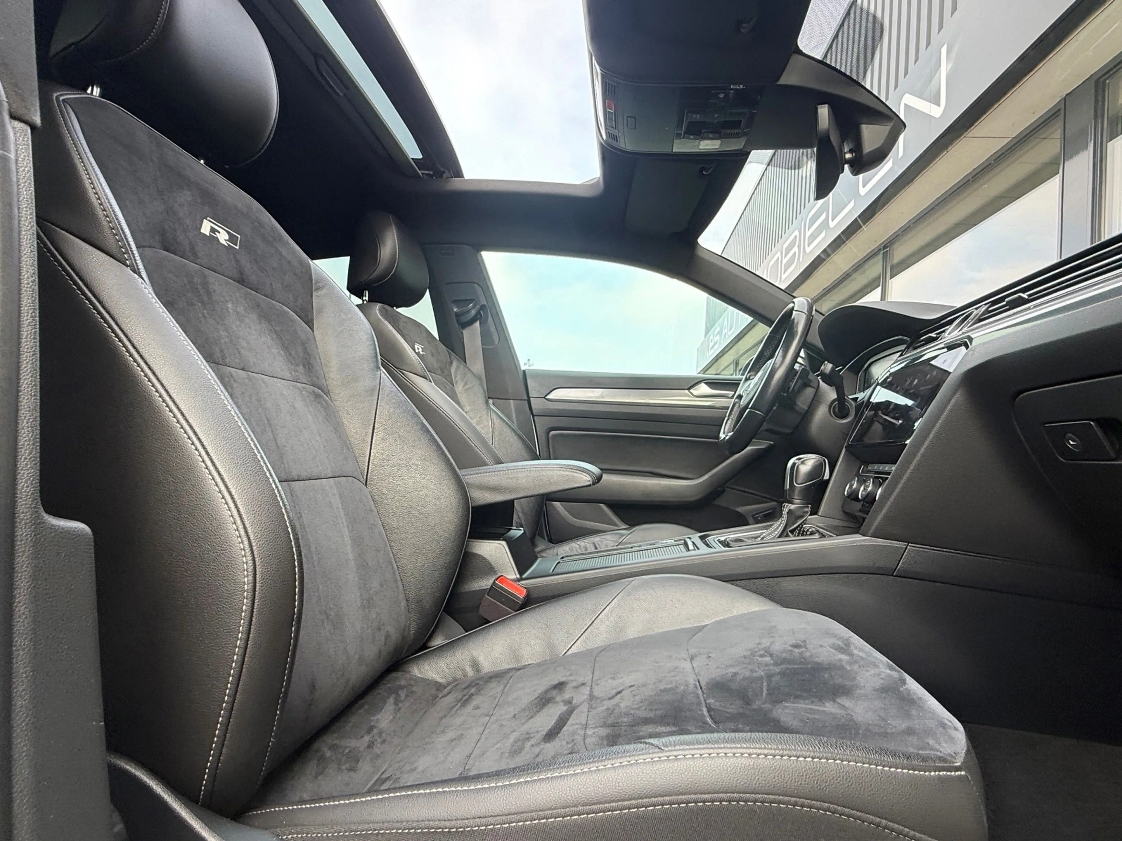 Volkswagen Arteon 2.0 TSI R Line Virtual Pano Keyless Camera — photo 18