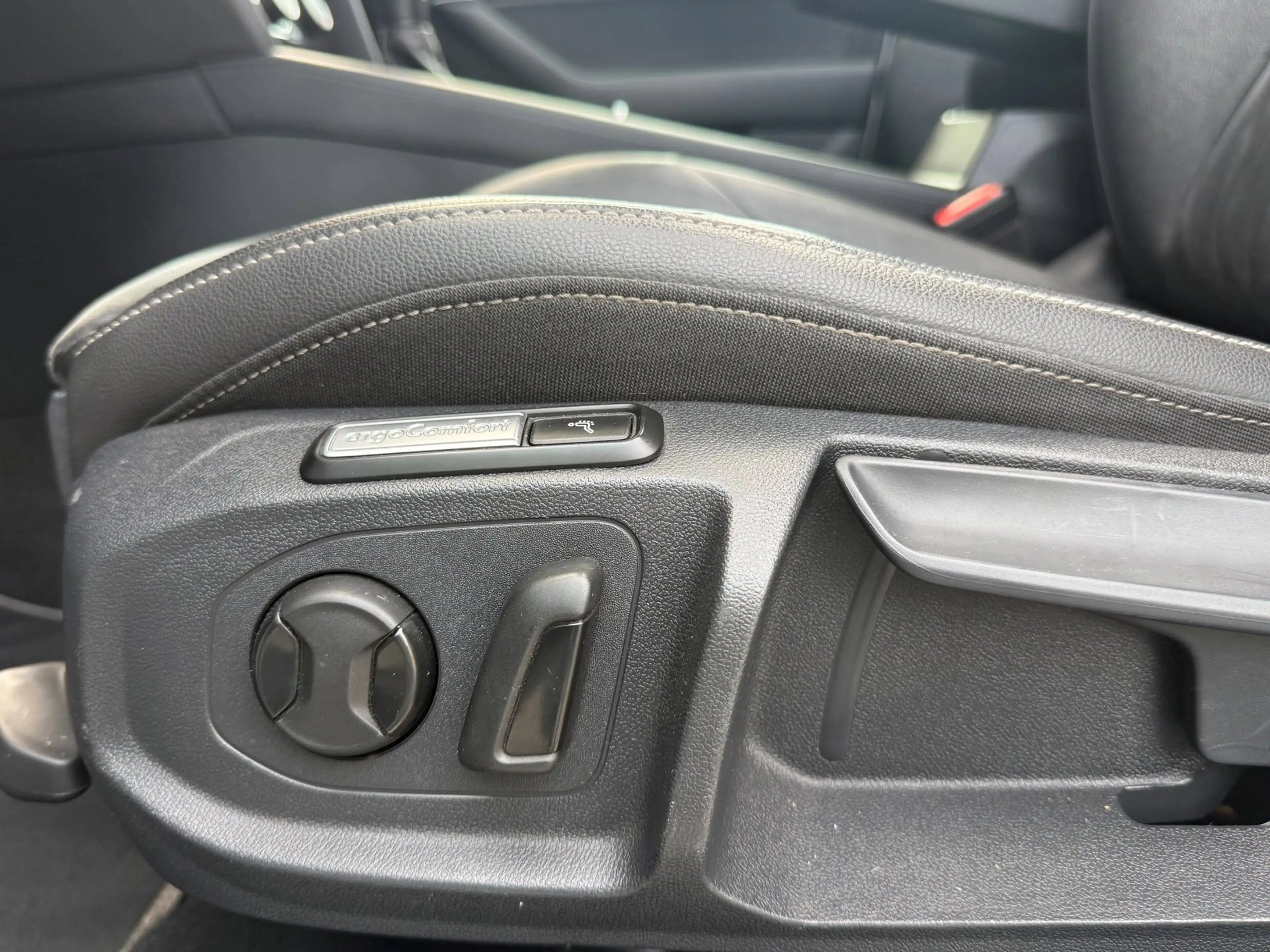 Volkswagen Arteon 2.0 TSI R Line Virtual Pano Keyless Camera — photo 15