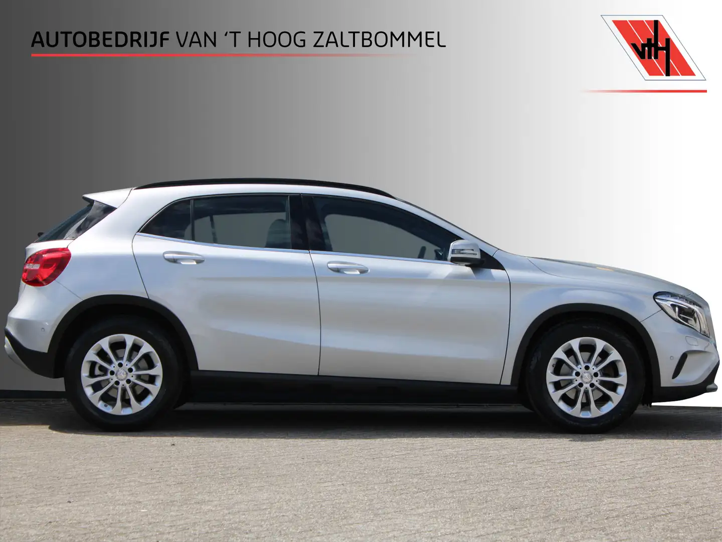 Mercedes-Benz GLA 180 AUT7 Lease Edition Ambition 44.243KM Gris - 1