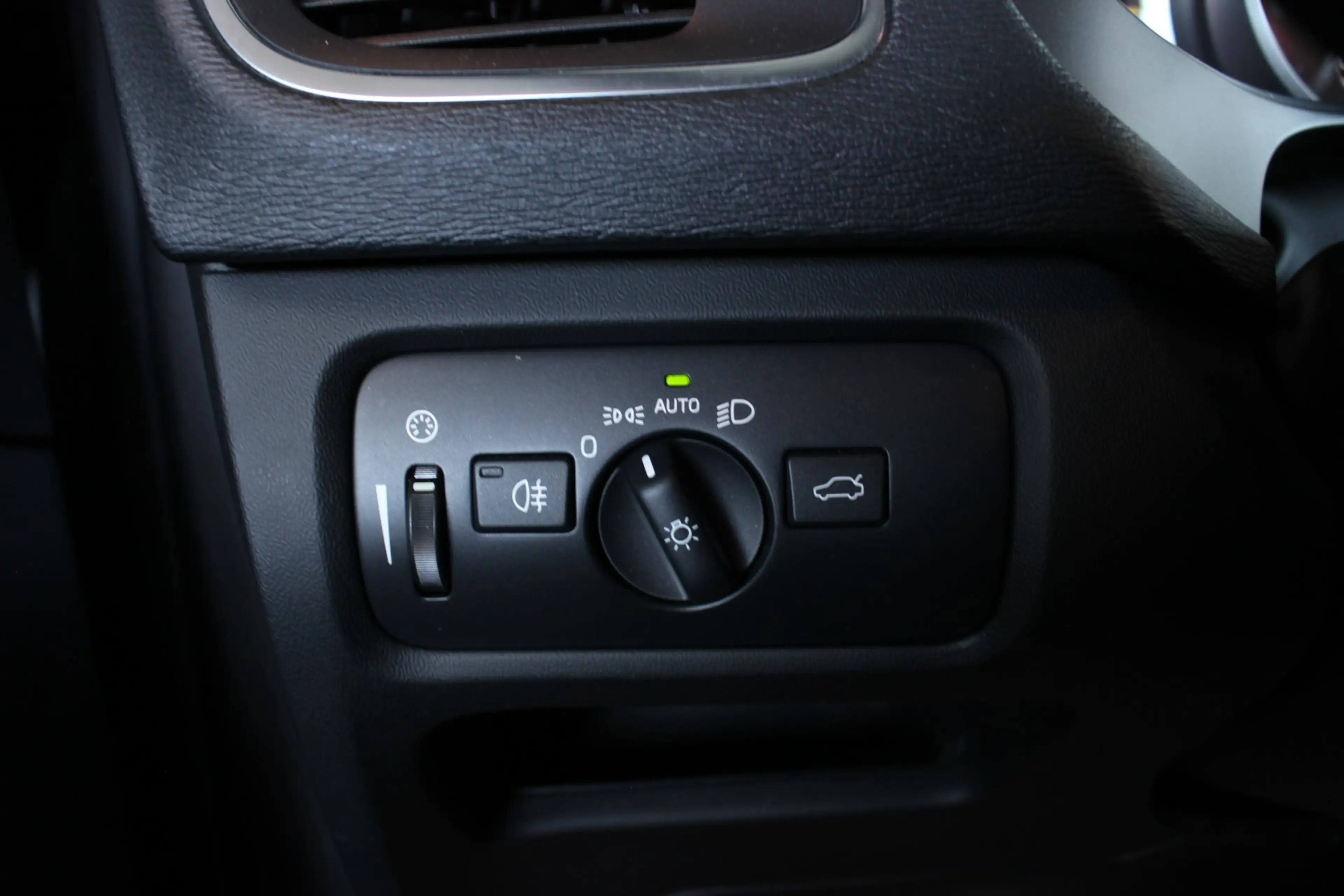 Volvo V40 2.0 T4 Business Sport Trekhaak | Bluetooth | LED | — photo 20