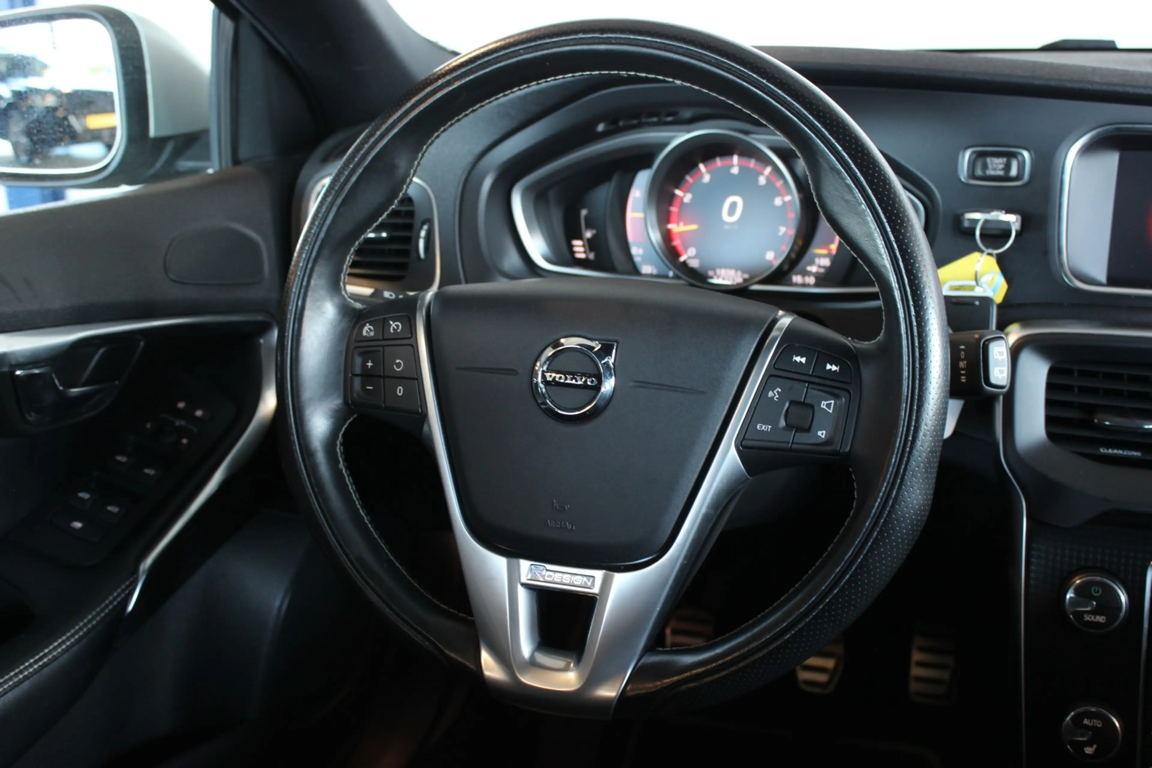 Volvo V40 2.0 T4 Business Sport Trekhaak | Bluetooth | LED | — photo 8