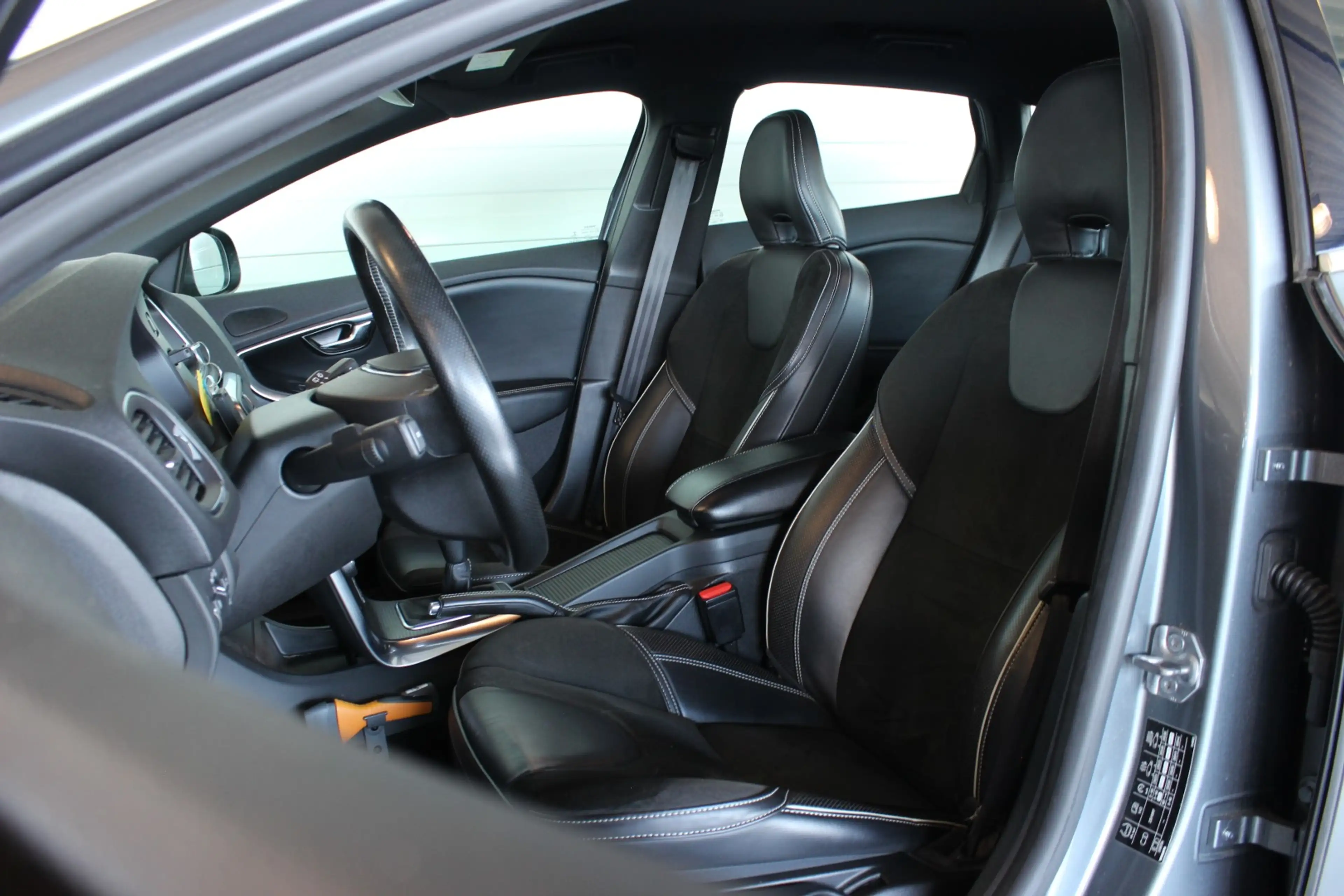 Volvo V40 2.0 T4 Business Sport Trekhaak | Bluetooth | LED | — photo 4
