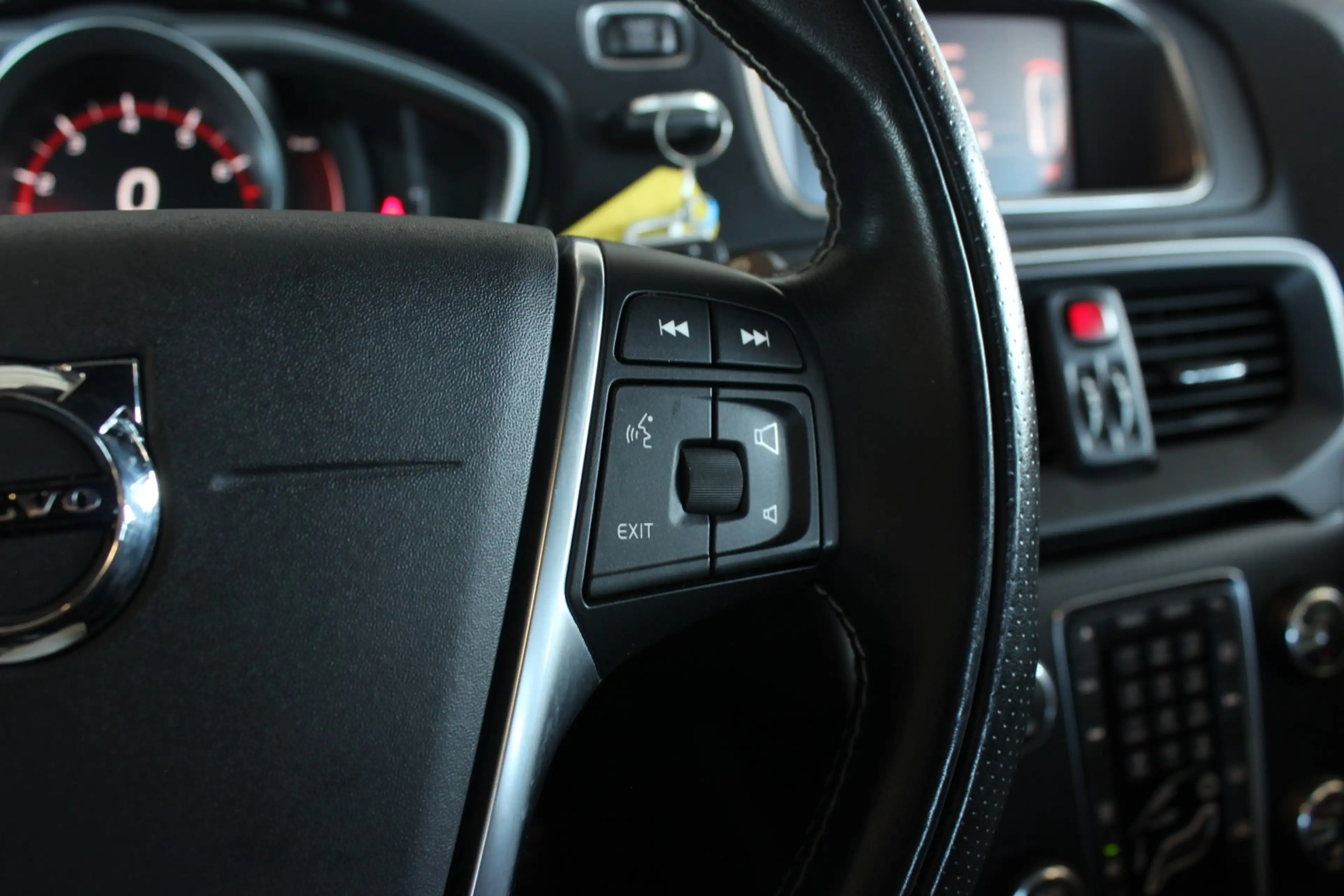 Volvo V40 2.0 T4 Business Sport Trekhaak | Bluetooth | LED | — photo 11