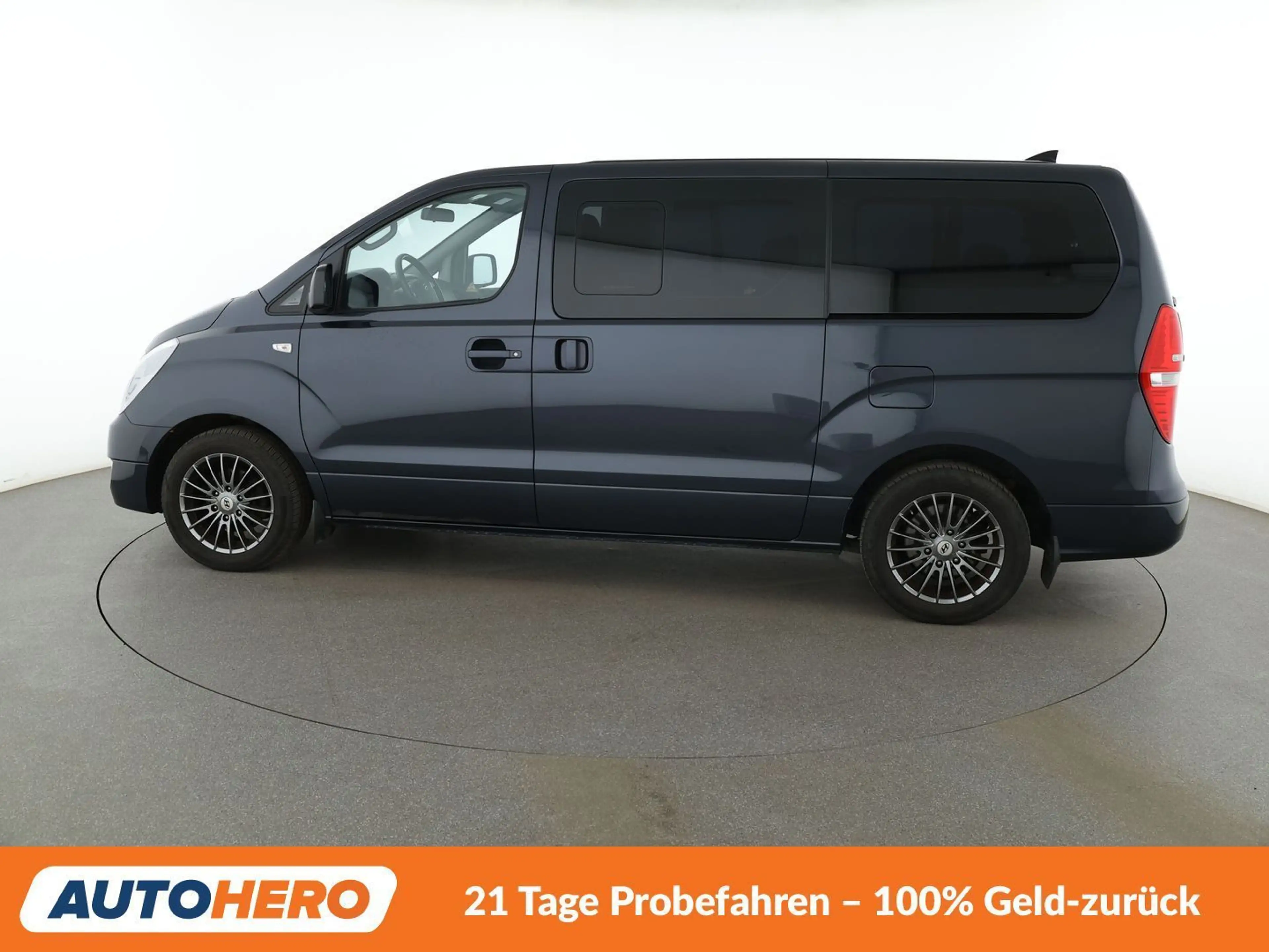 Hyundai H-1 2.5 CRDi Travel Trend Aut.*NAV*TEMP*CAM*PDC*SHZ* — photo 3