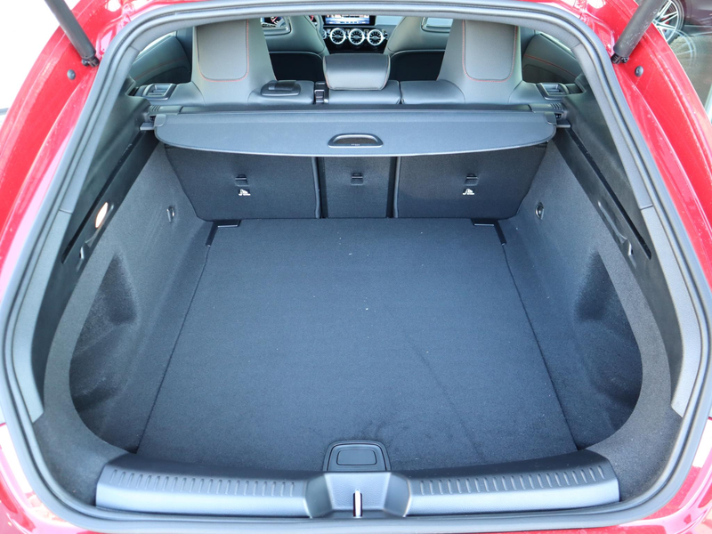 Mercedes-Benz CLA 180 Shooting Brake Star Edition AMG Line — photo 7