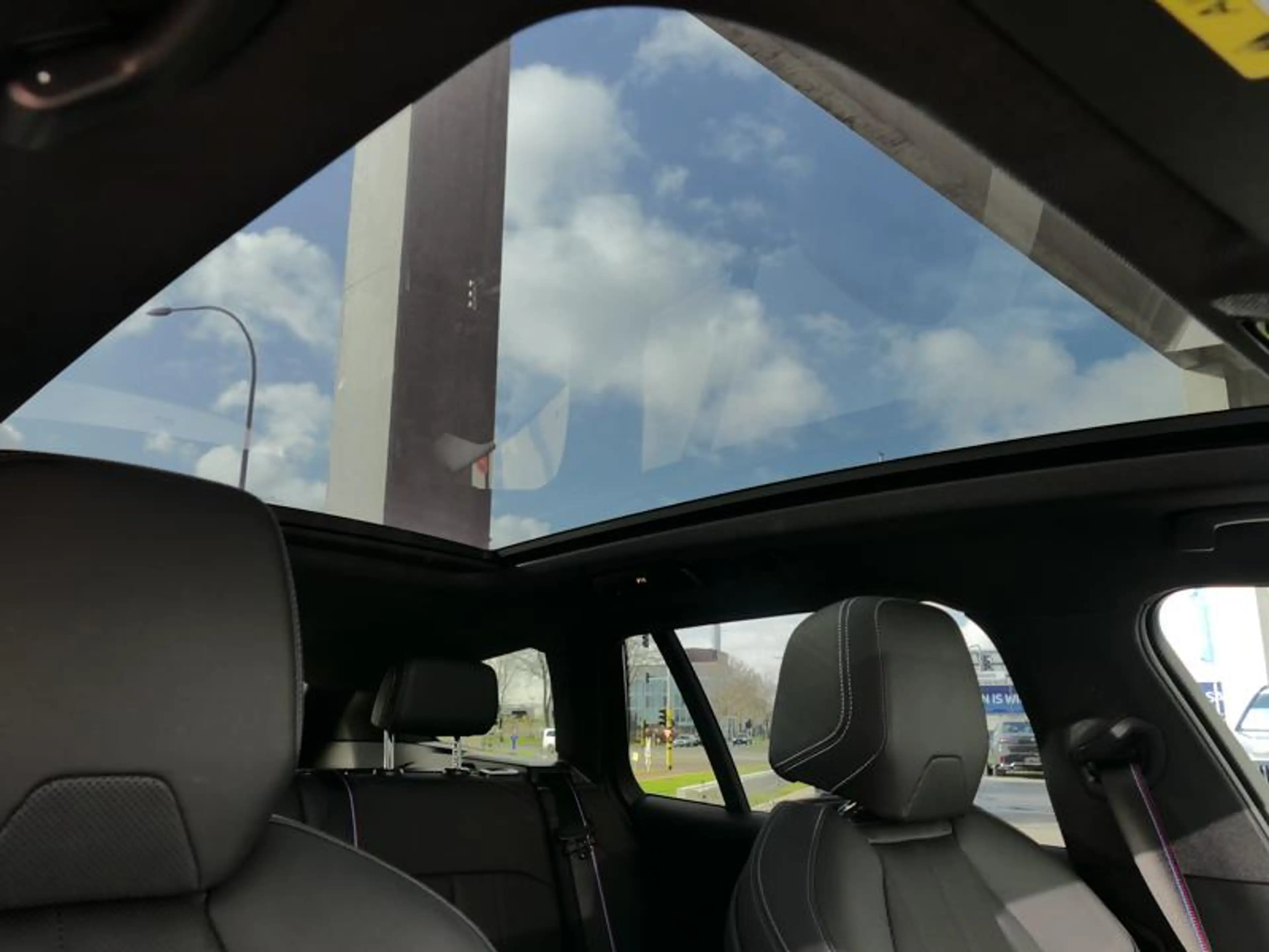 BMW i5 eDrive40 Touring M Sport PRO | PANO | — photo 10