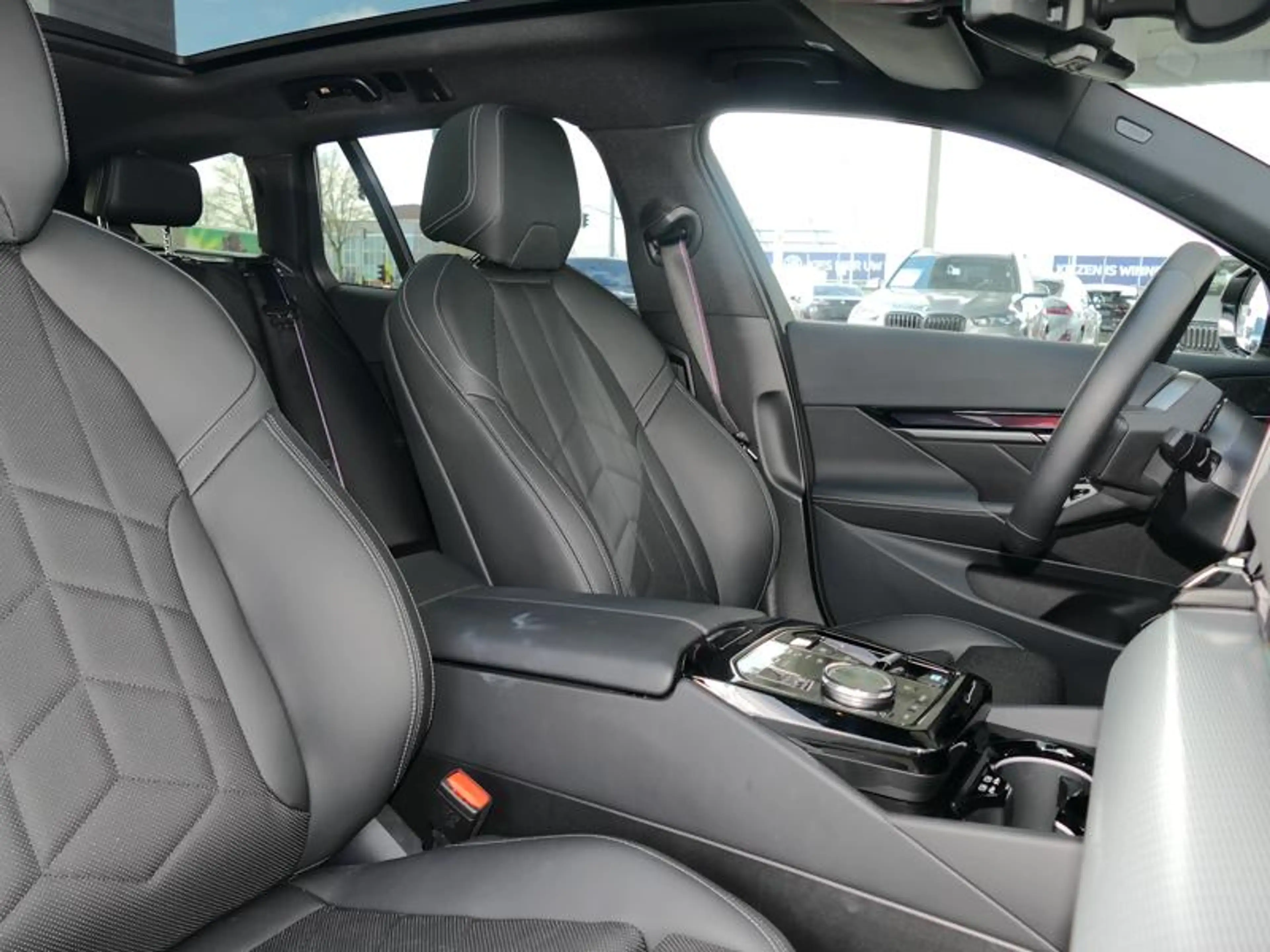 BMW i5 eDrive40 Touring M Sport PRO | PANO | — photo 11