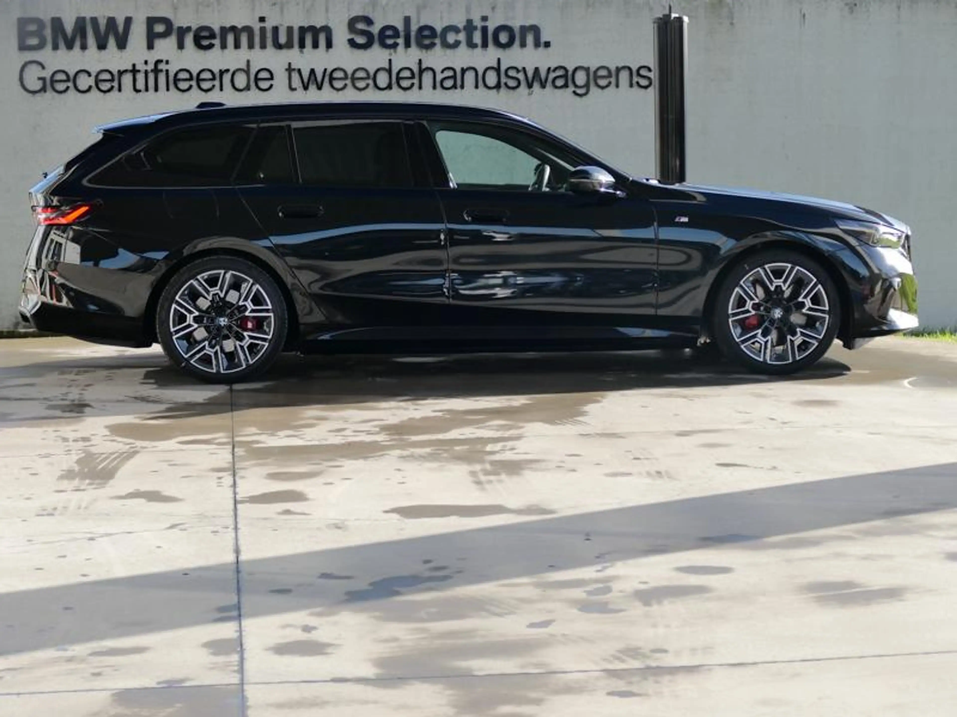 BMW i5 eDrive40 Touring M Sport PRO | PANO | — photo 3