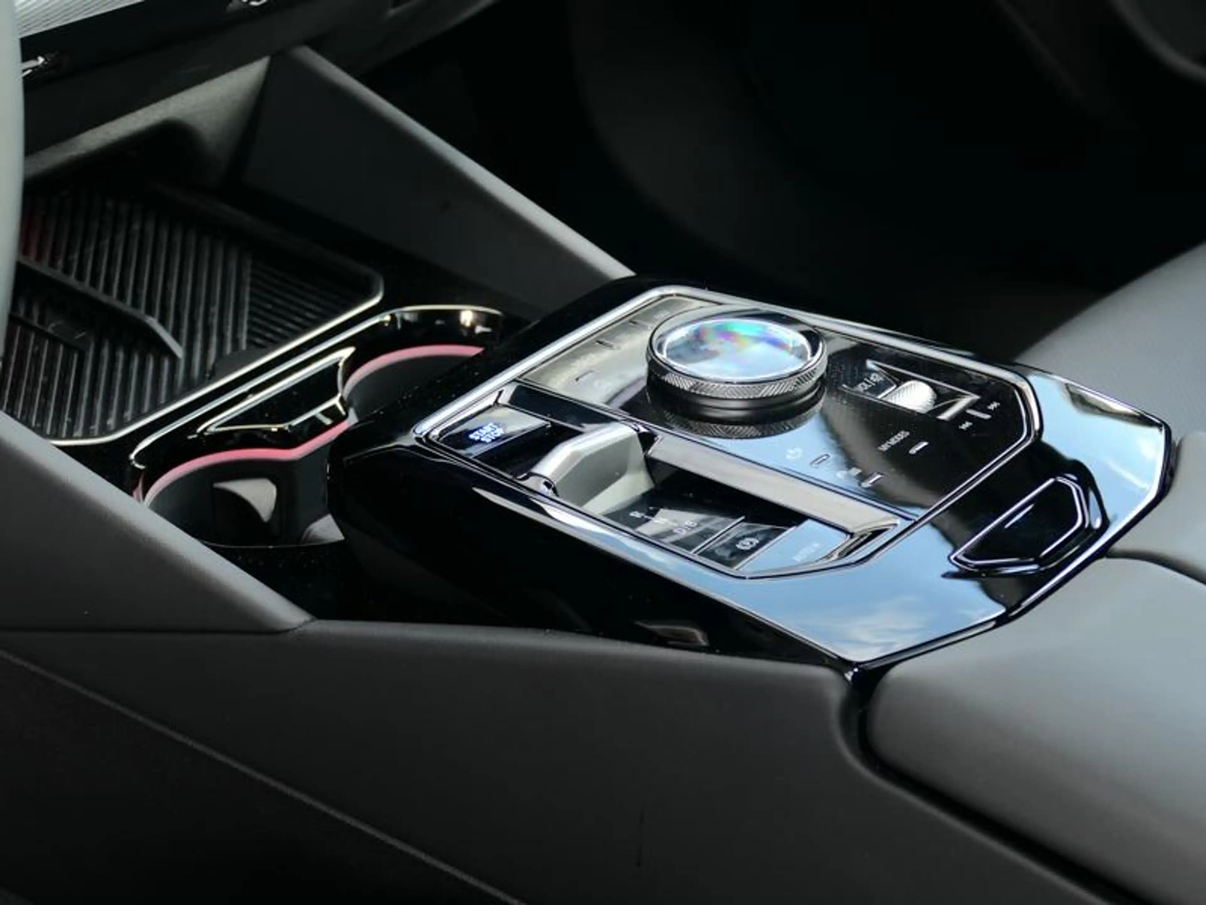 BMW i5 eDrive40 Touring M Sport PRO | PANO | — photo 13