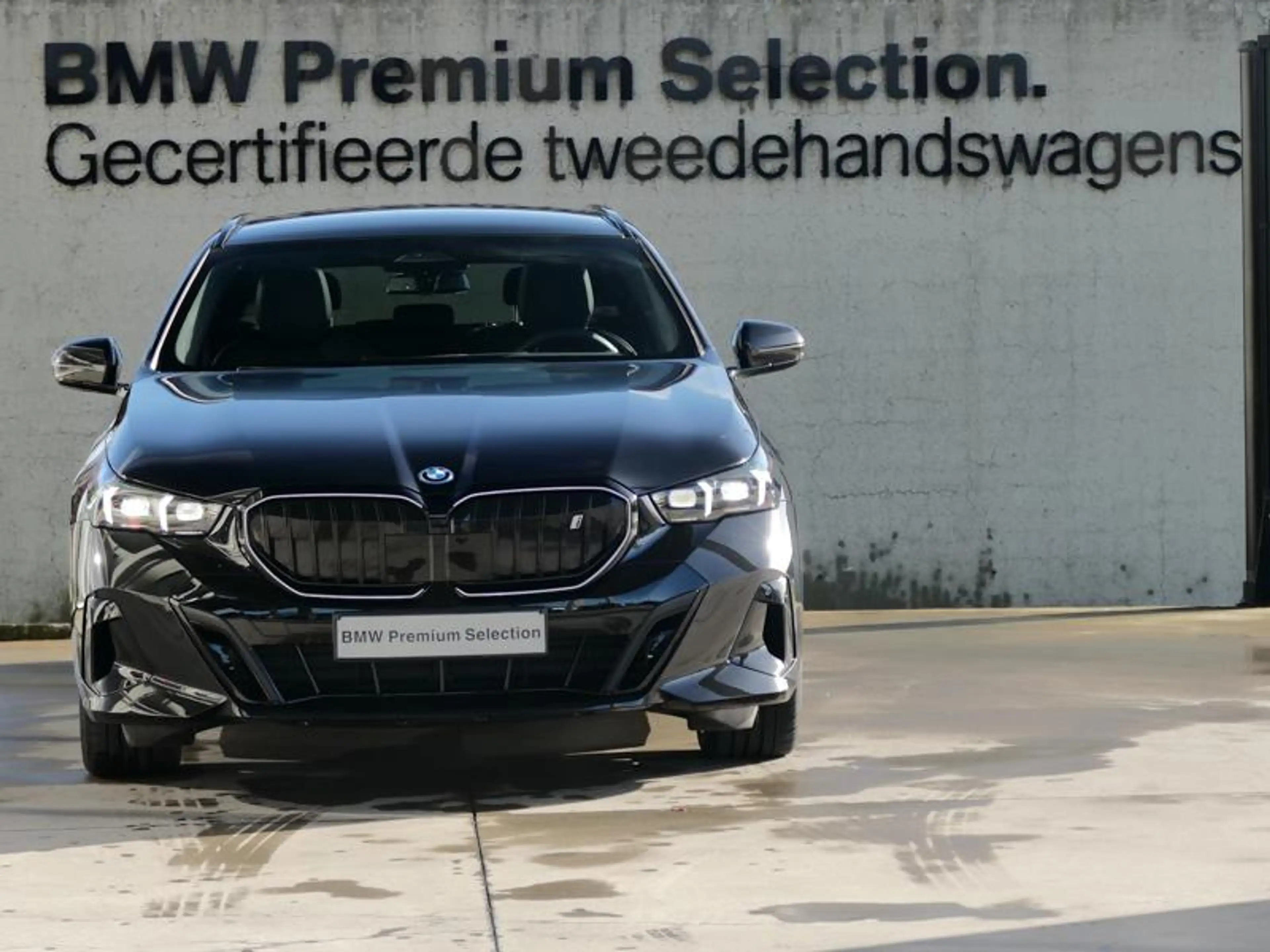 BMW i5 eDrive40 Touring M Sport PRO | PANO | — photo 2