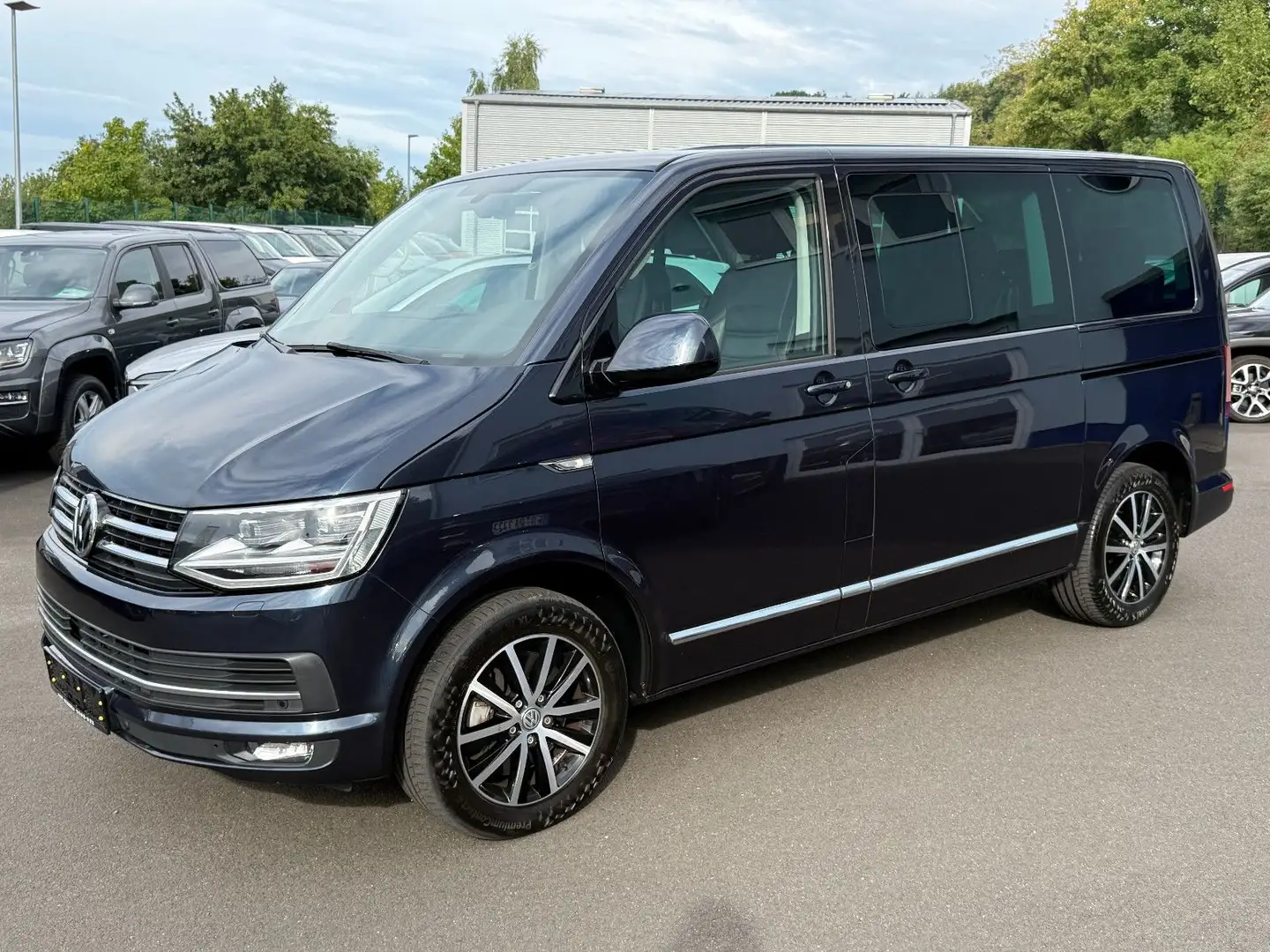 Volkswagen T6 Multivan Highline DSG ACC AHK DCC DYNAUDIO Blau - 2
