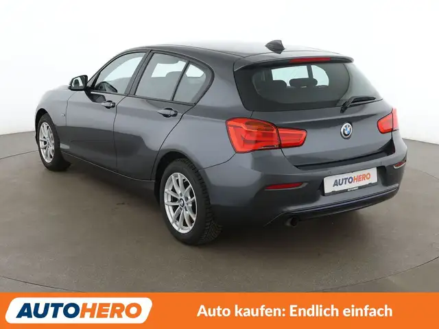 BMW 1 Series view 4