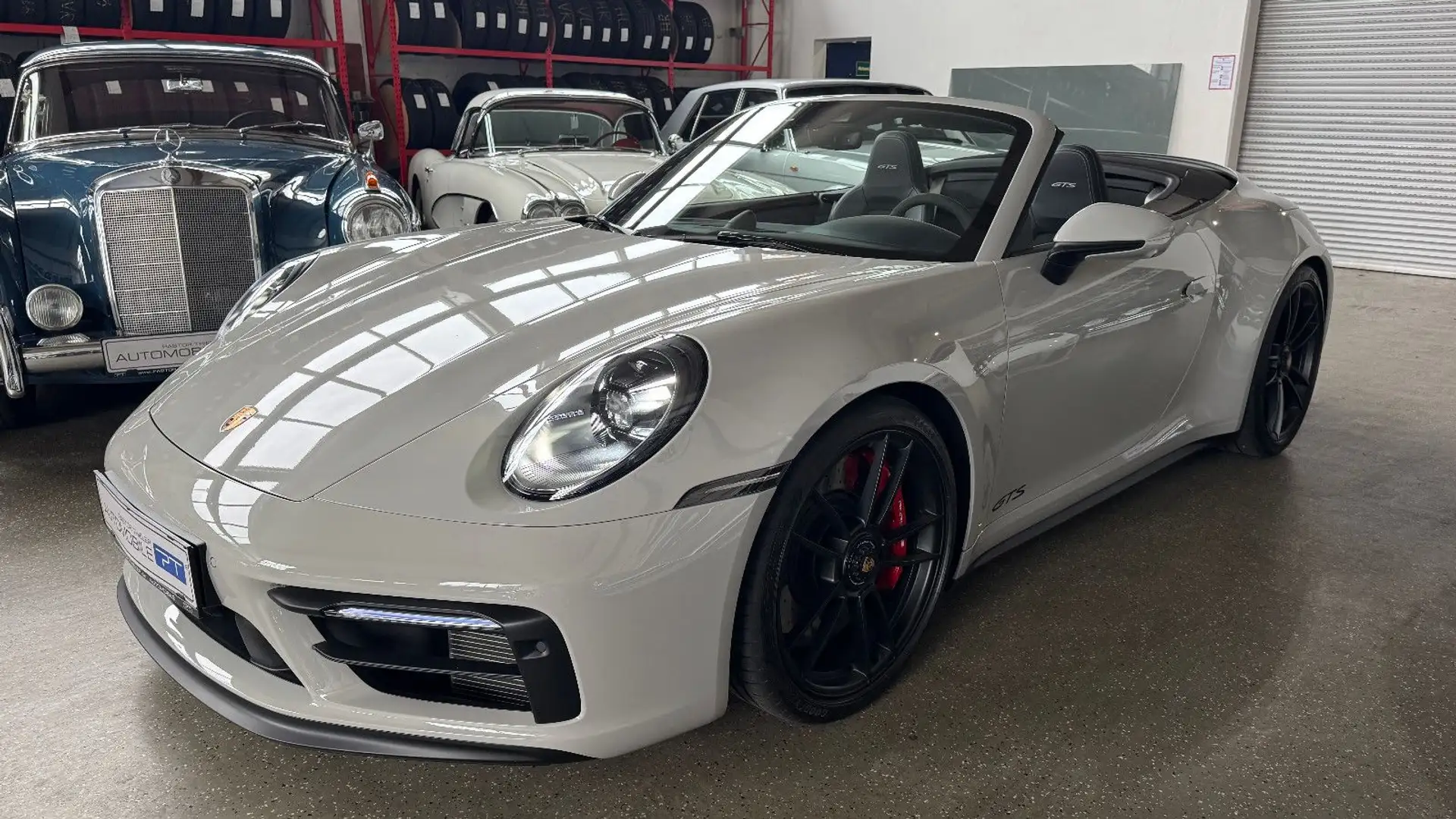 Porsche 992 911 Carrera 4 GTS Cabrio nahezu Vollausstattung Grau - 1
