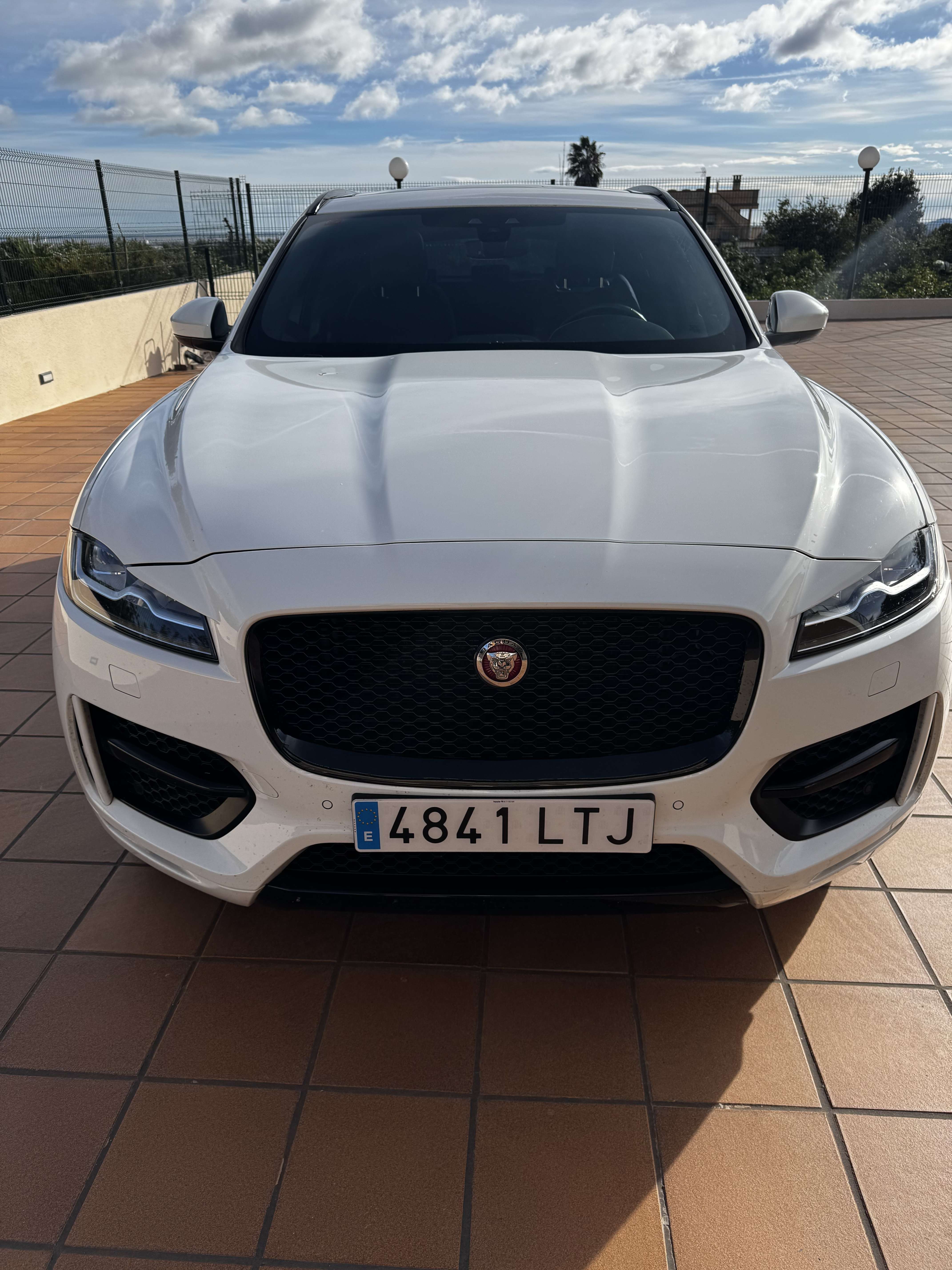 Jaguar F-Pace 2.0i4D R-Sport Aut. AWD 180 - foto 1