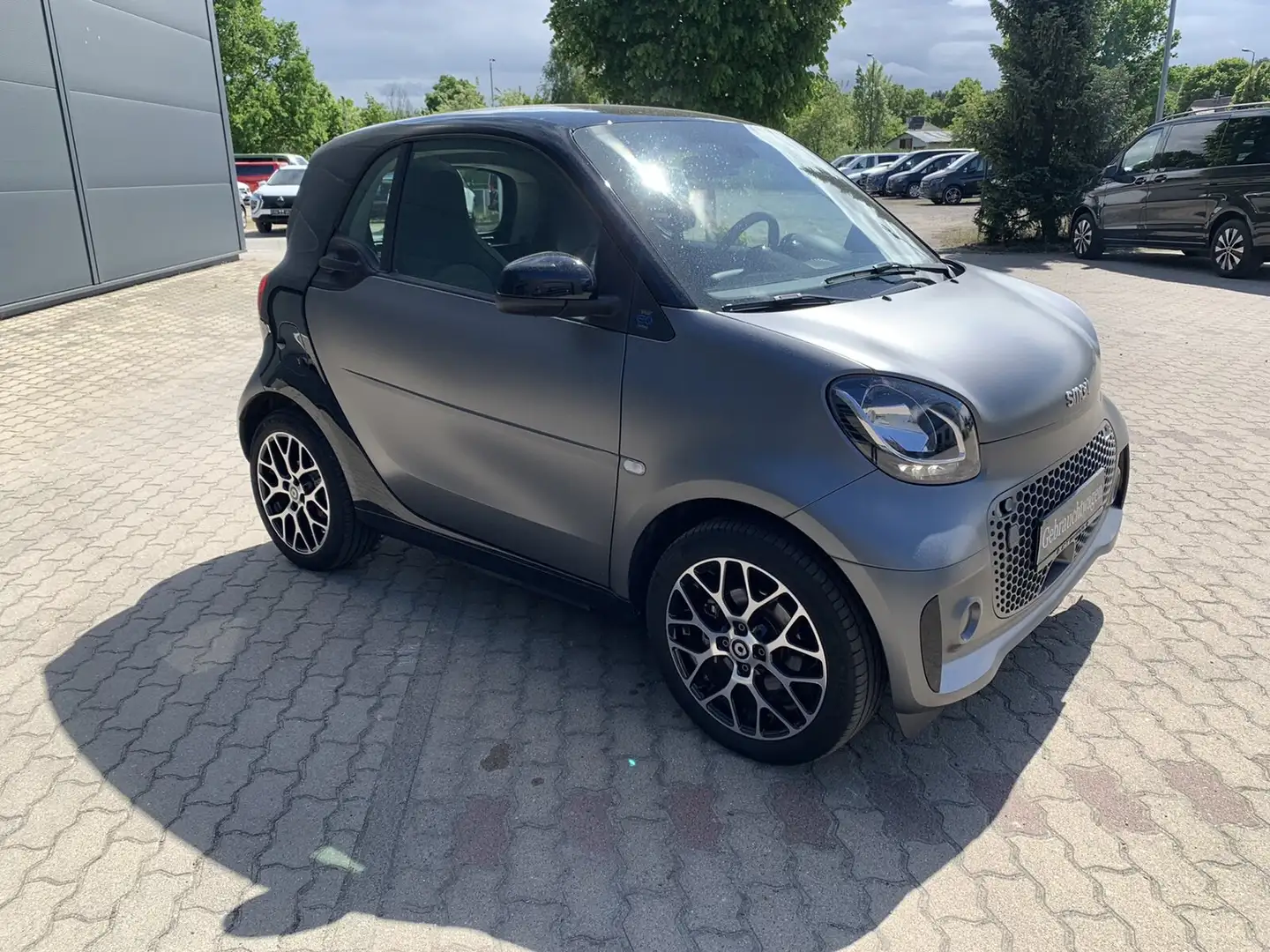 smart forTwo EQ fortwo prime/Pano/Leder/22kW/ Rückfahrkamera Gris - 2