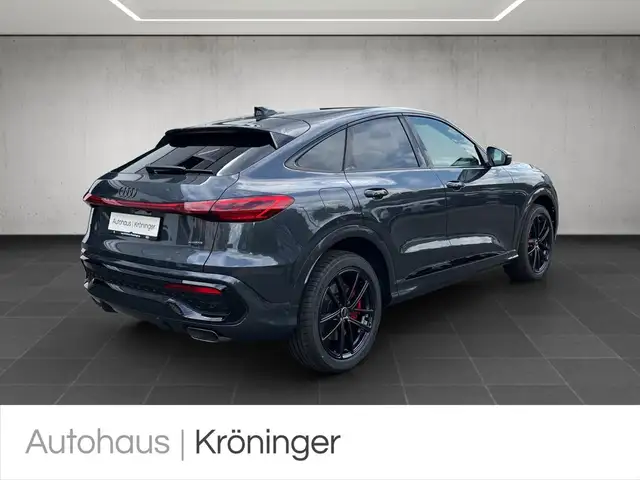 Audi Q5 view 2