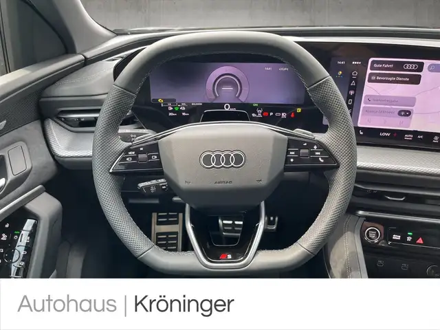 Audi Q5 view 11