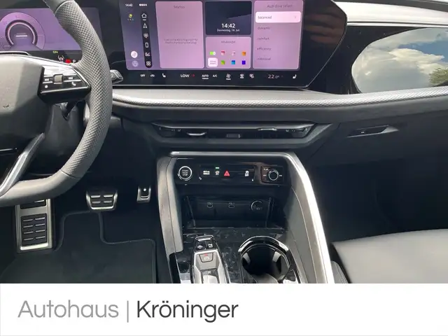 Audi Q5 view 14