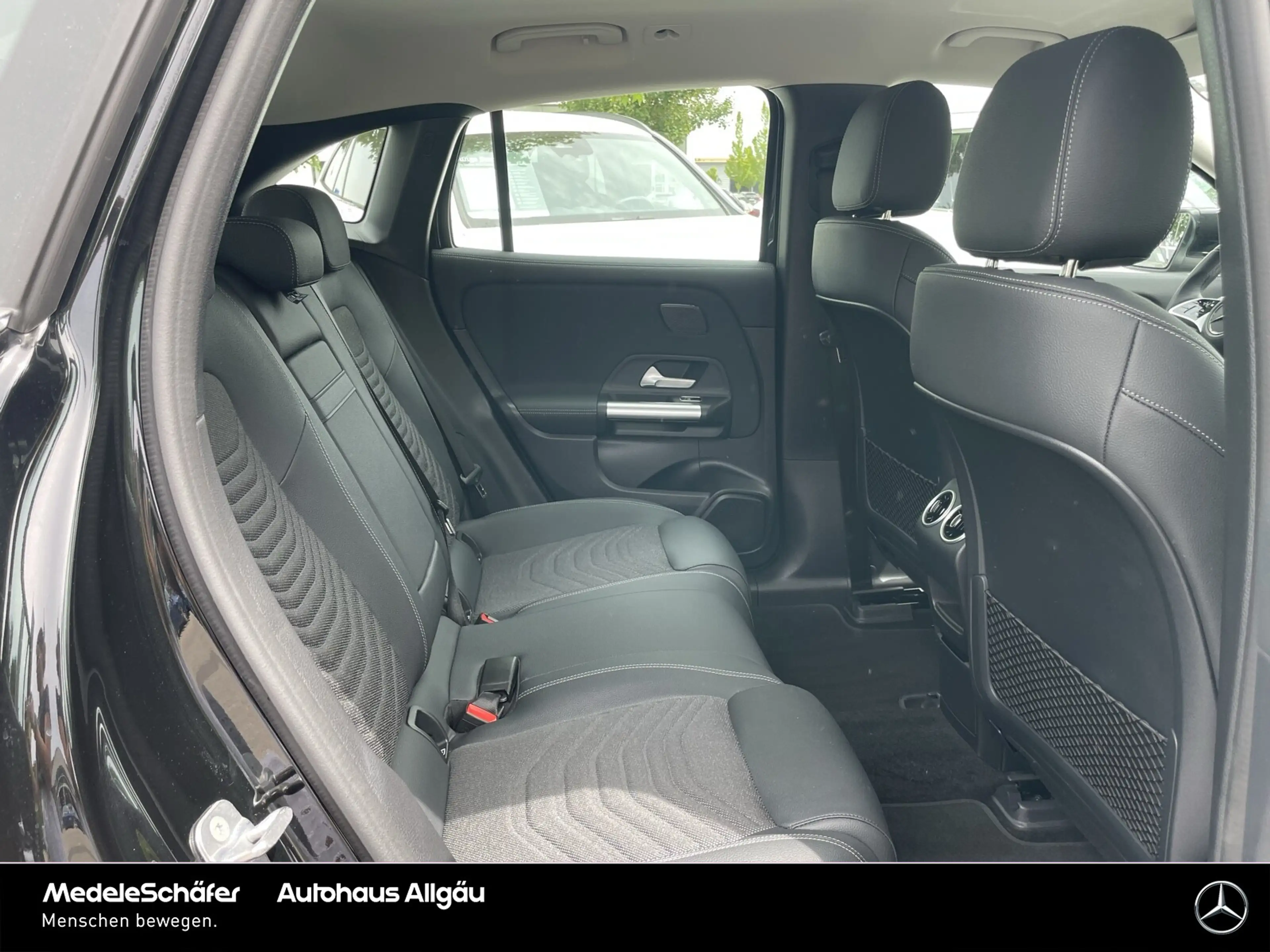 Mercedes-Benz EQA 300 EQA 300 4M Progressive Fahr-Assi 360° Ambiente — photo 11