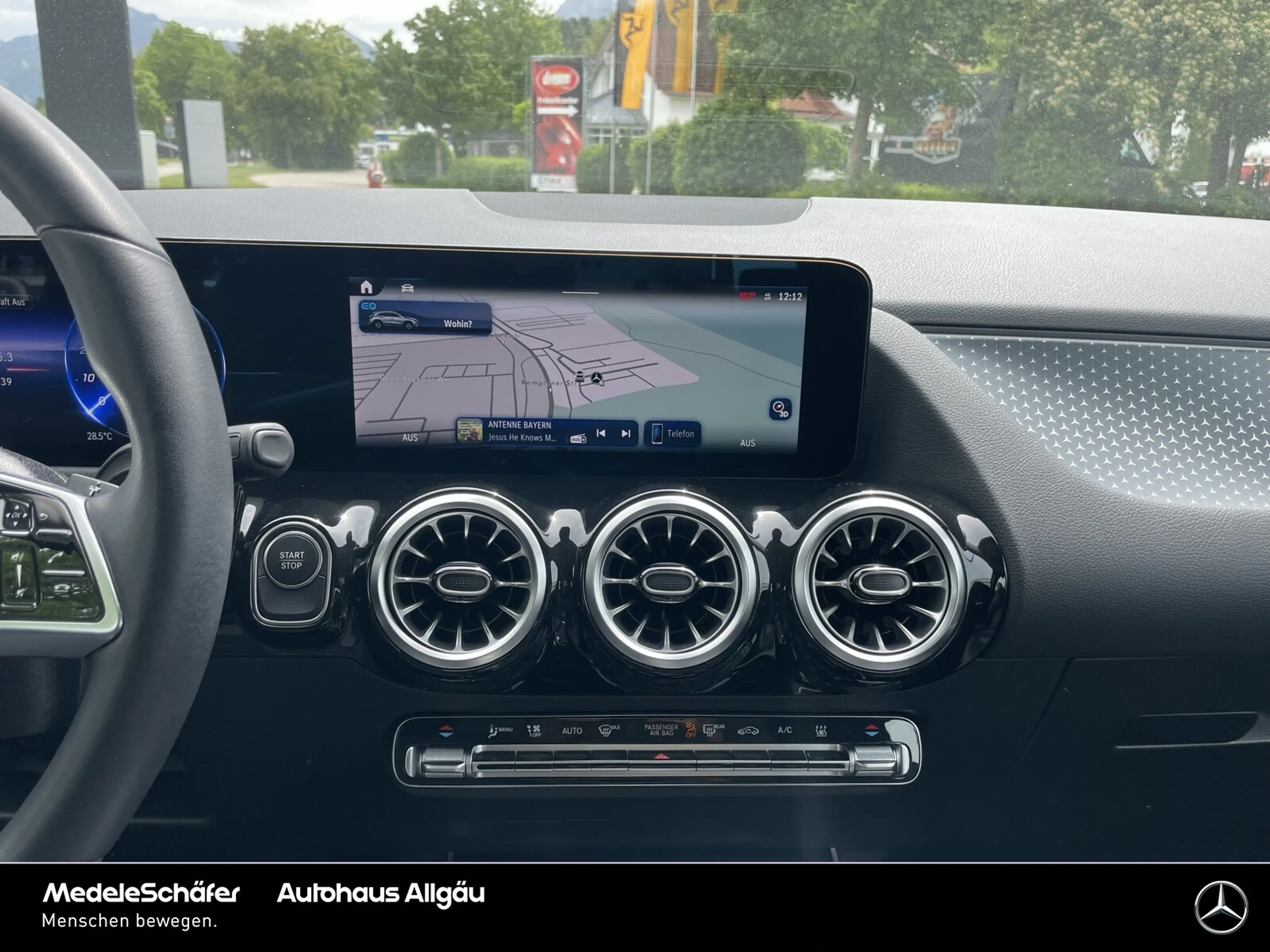 Mercedes-Benz EQA 300 EQA 300 4M Progressive Fahr-Assi 360° Ambiente — photo 13