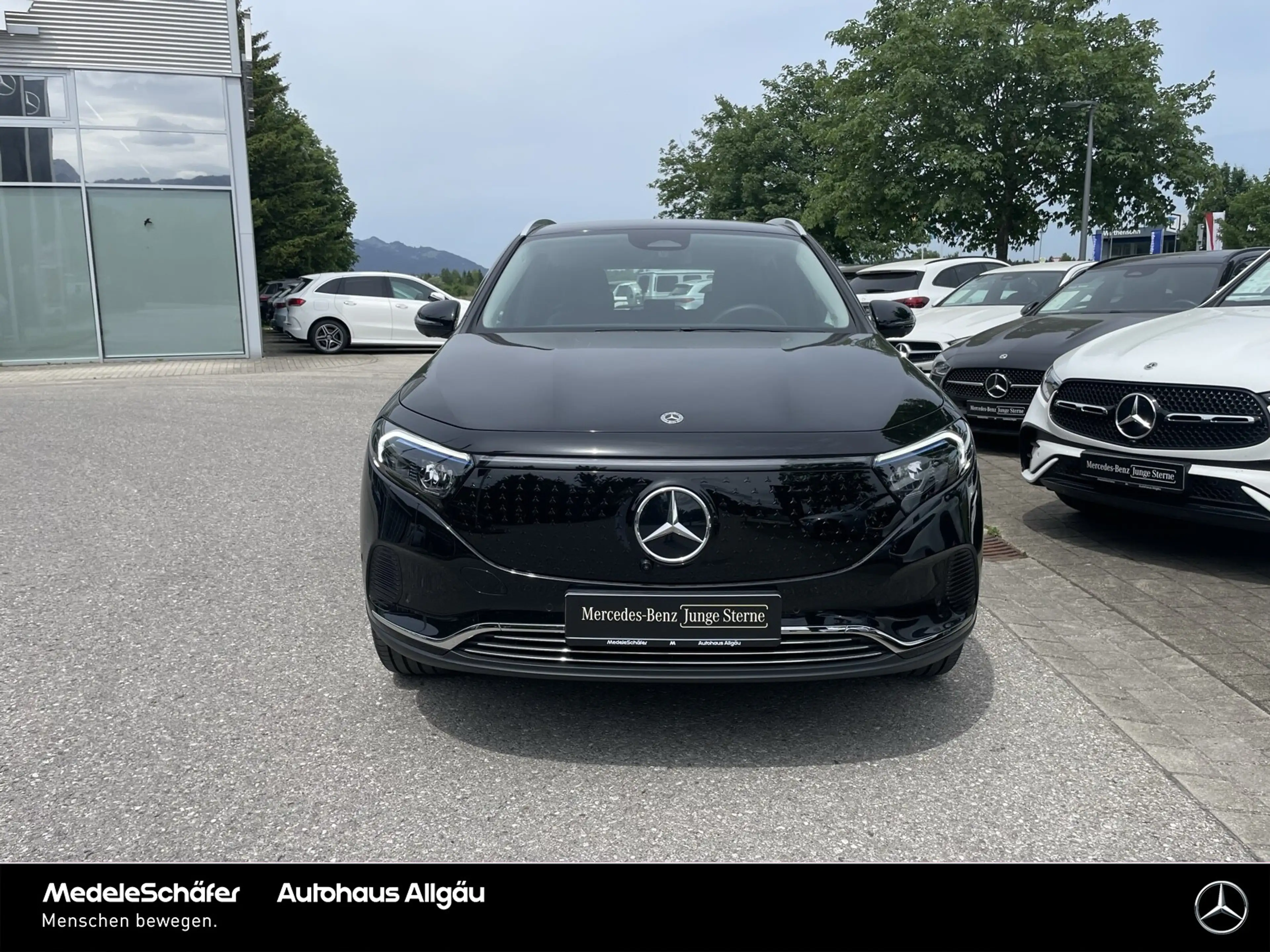 Mercedes-Benz EQA 300 EQA 300 4M Progressive Fahr-Assi 360° Ambiente — photo 2