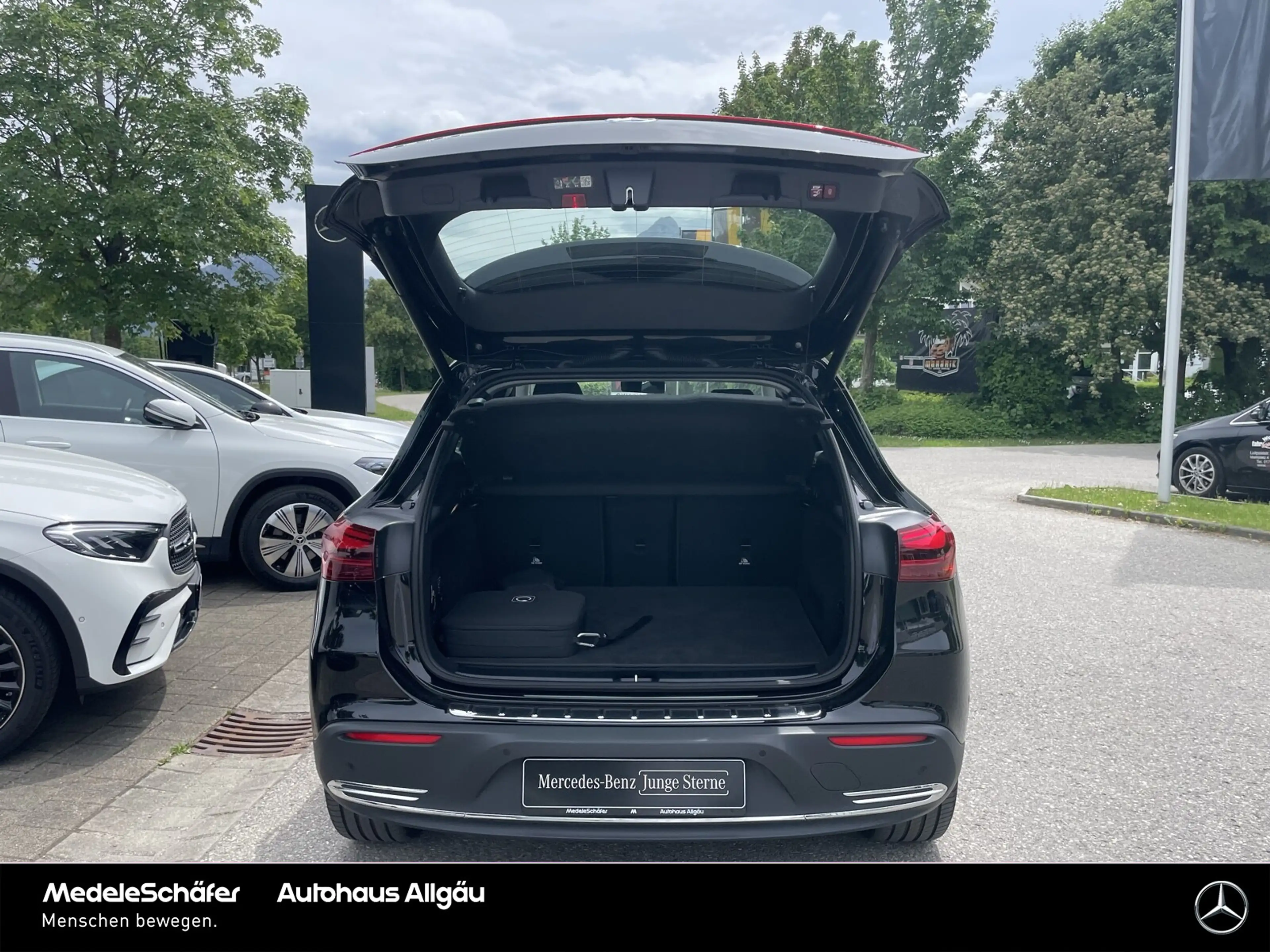 Mercedes-Benz EQA 300 EQA 300 4M Progressive Fahr-Assi 360° Ambiente — photo 8