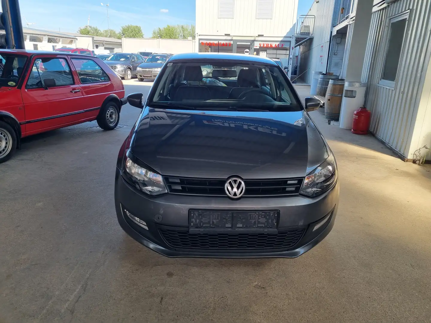 Volkswagen Polo 1,2 Trendline - guter Zustand! Grau - 2