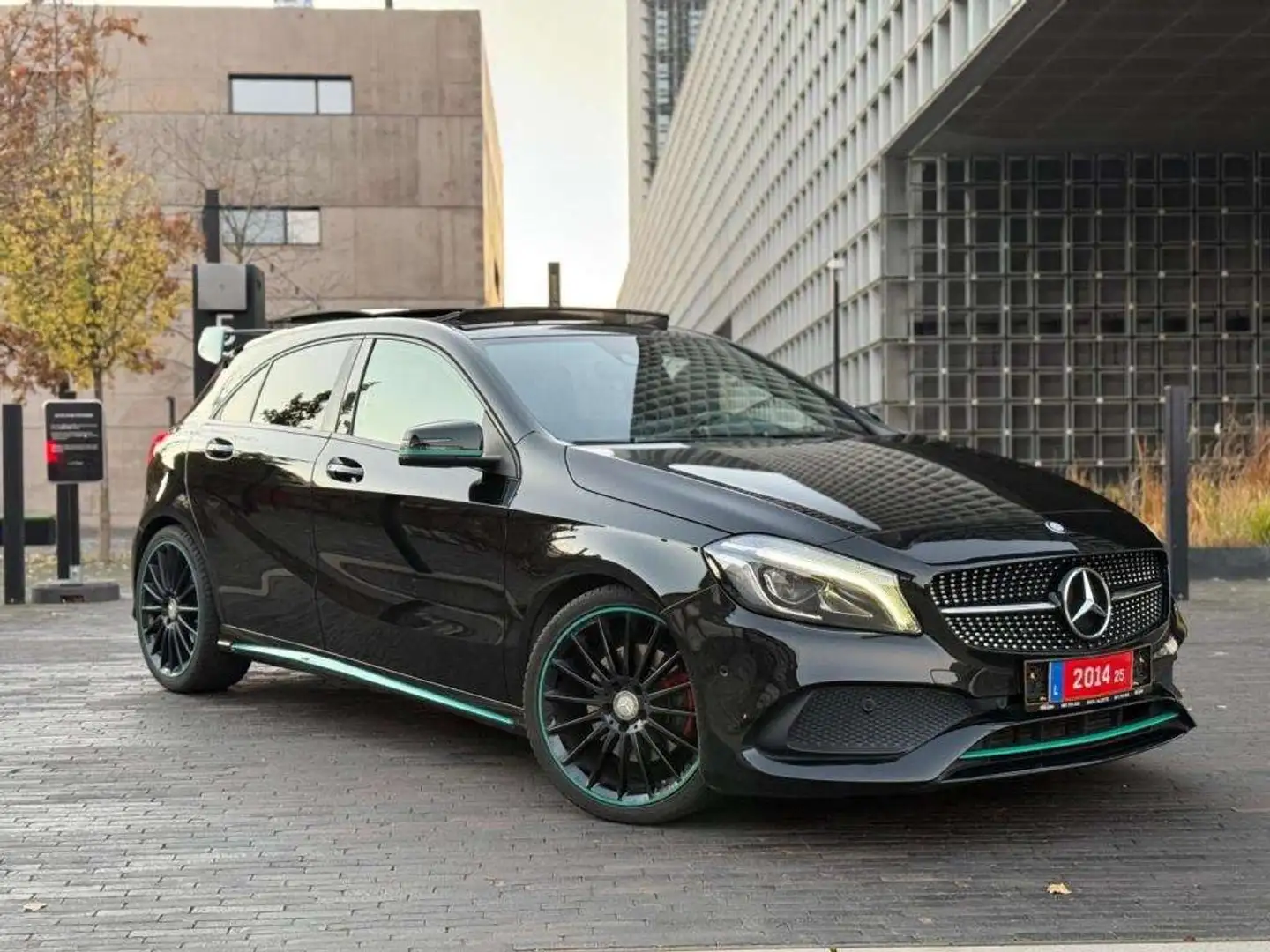 Mercedes-Benz A 250 AMG LINE Negru - 2