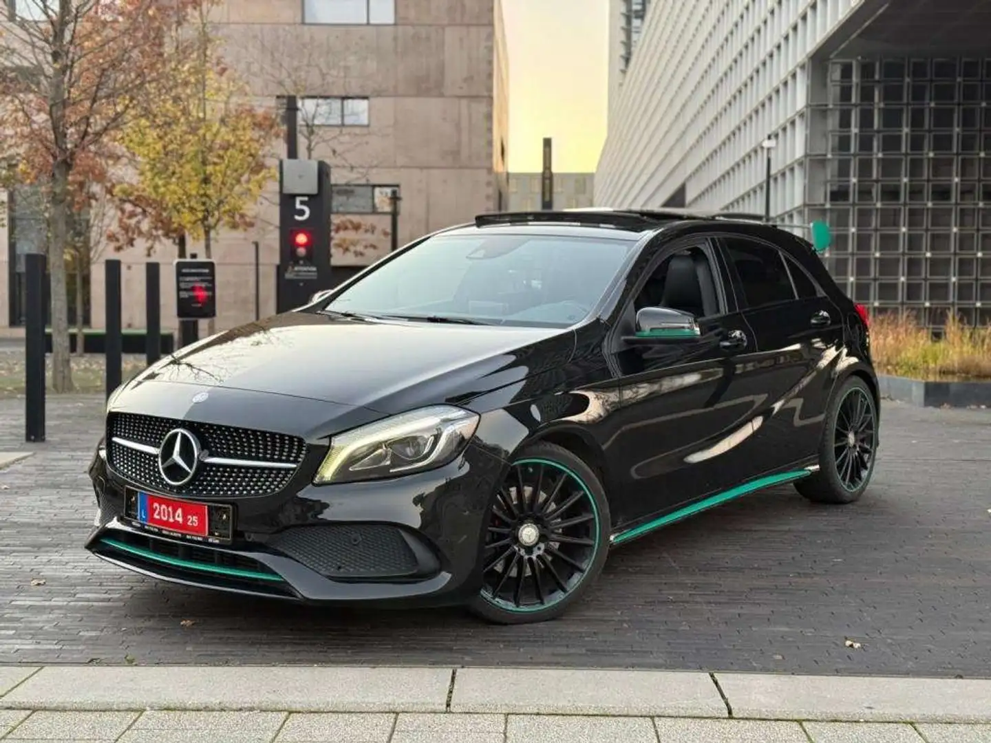 Mercedes-Benz A 250 AMG LINE Negru - 1