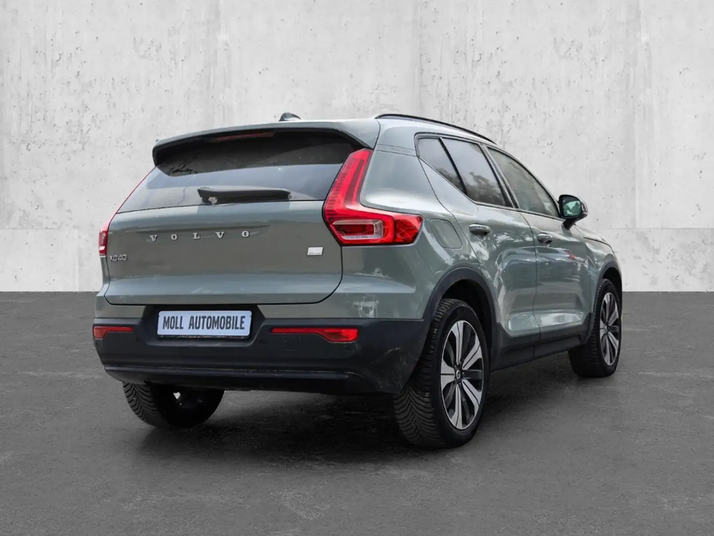 Volvo XC40 Plus Dark Recharge Plug-In Hybrid 2WD T5 Twin Engi Grün - 2