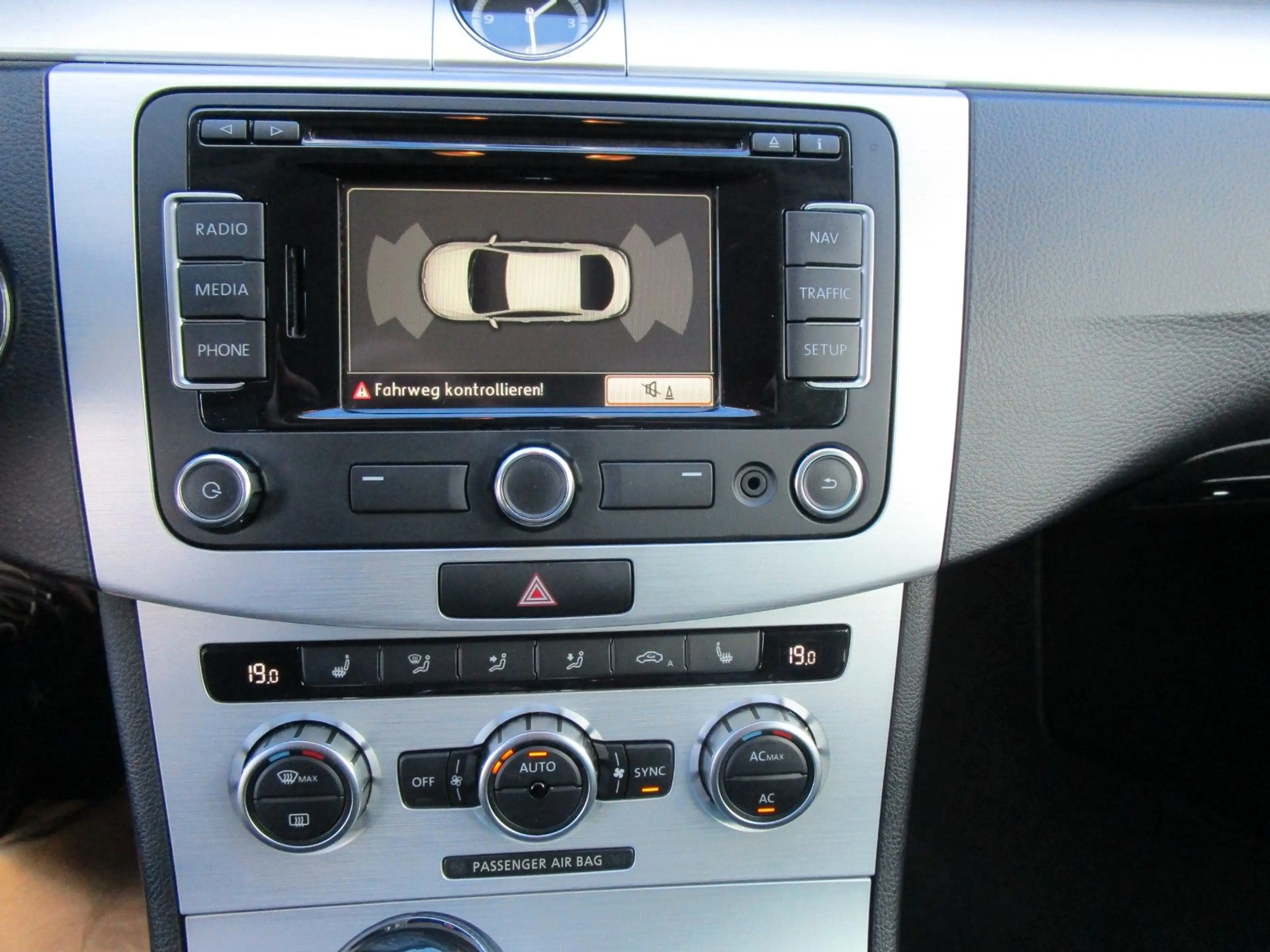 Volkswagen CC *NAVI* Bi-Xenon*TÜV NEU*8-fach-bereift* — photo 14