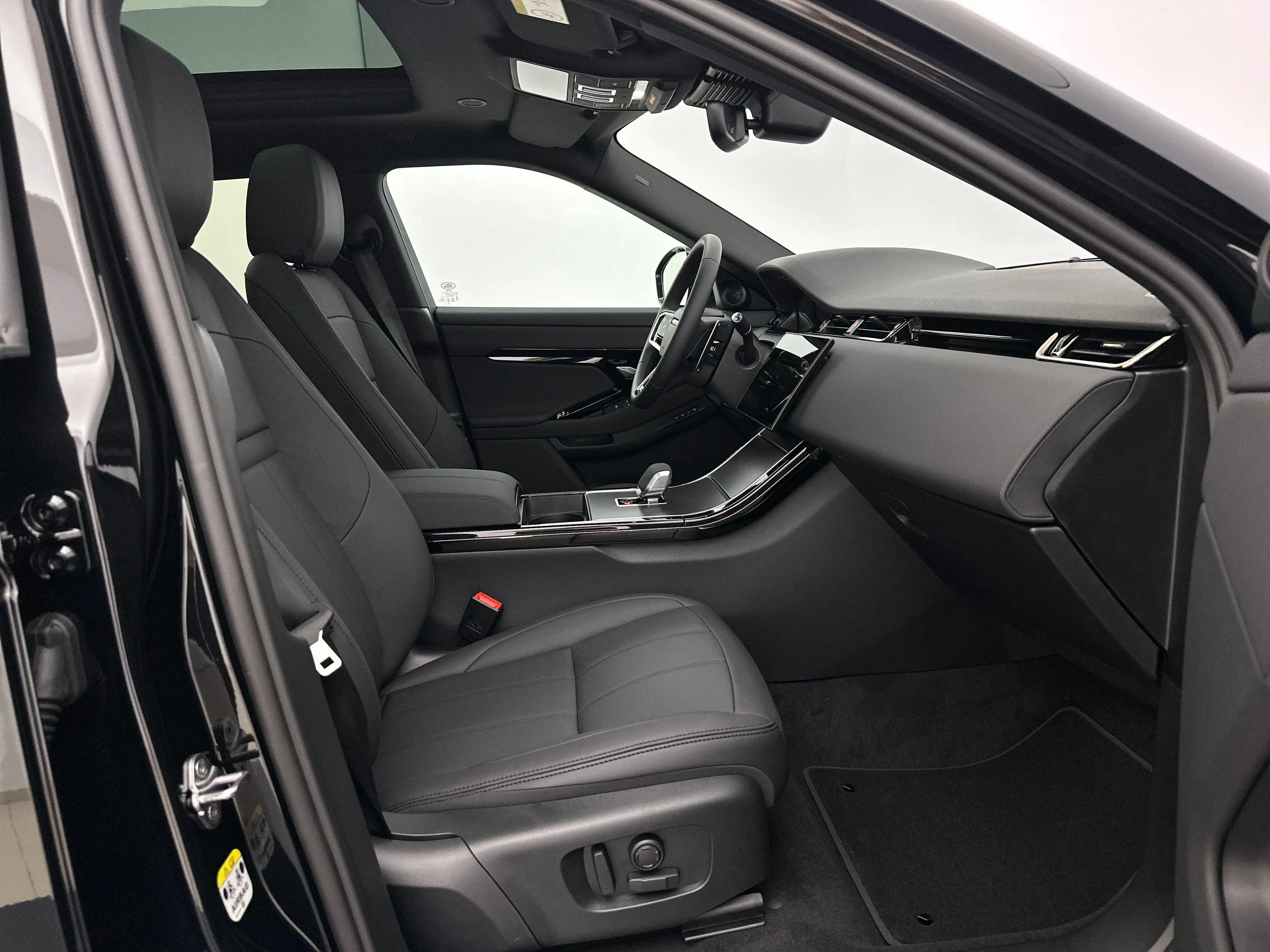 Land Rover Range Rover Evoque P160 S FWD Auto. 26.5MY — photo 3