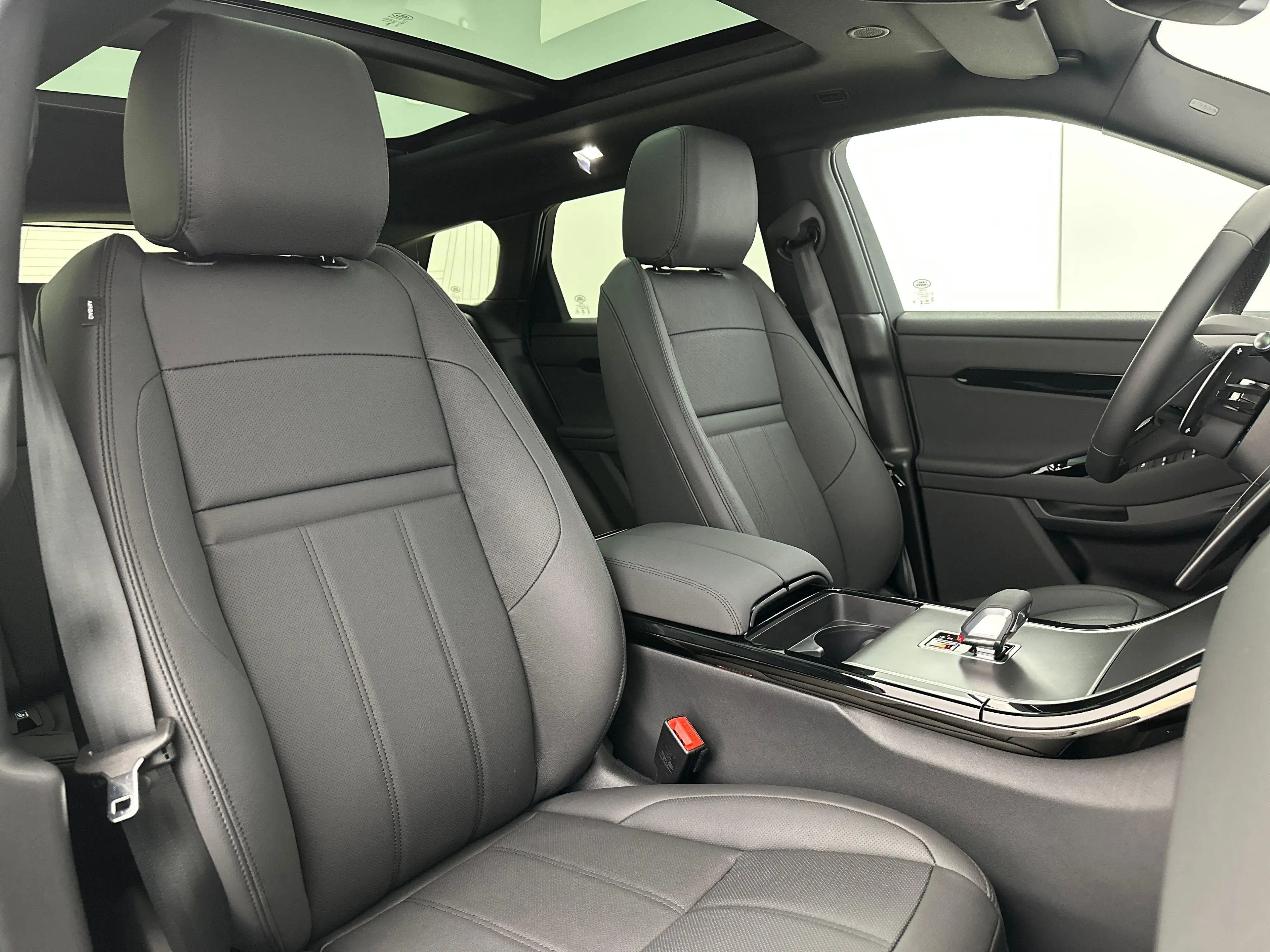 Land Rover Range Rover Evoque P160 S FWD Auto. 26.5MY — photo 11