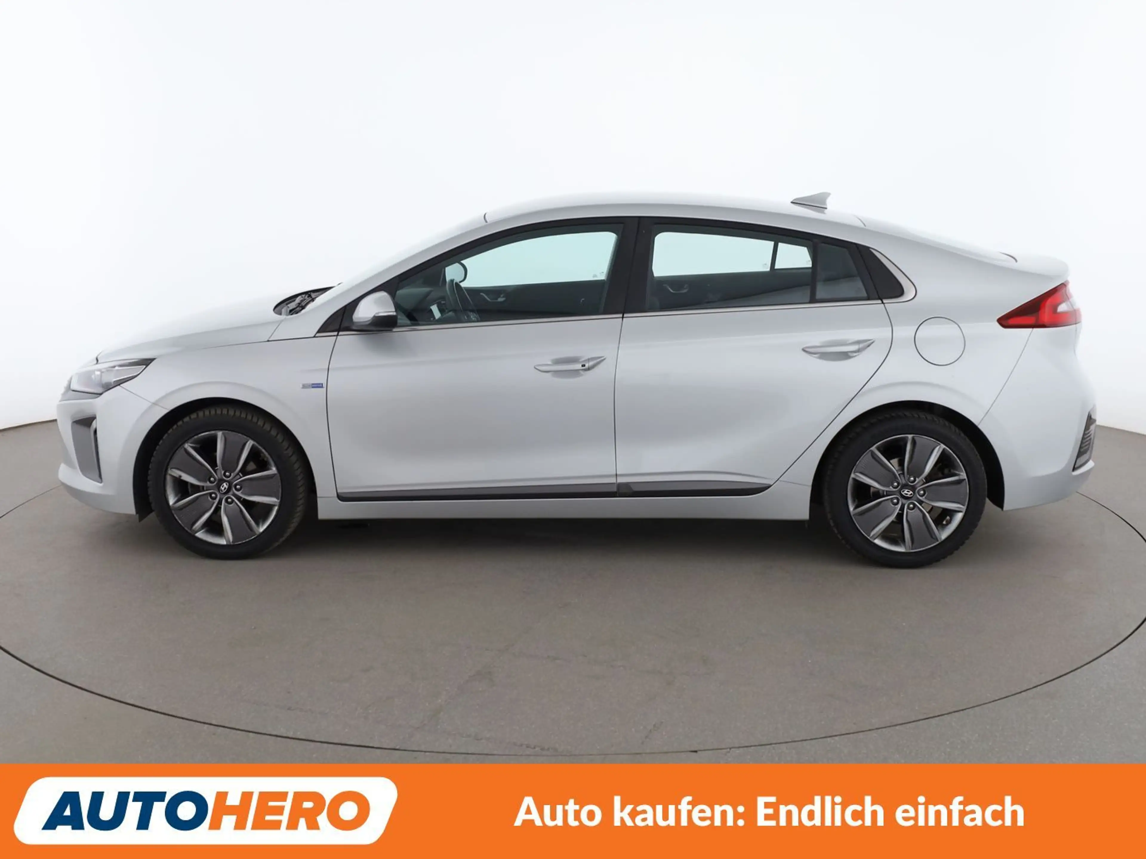 Hyundai IONIQ 1.6 Hybrid Style Aut.*NAVI*ACC*XENON*PDC* — photo 3