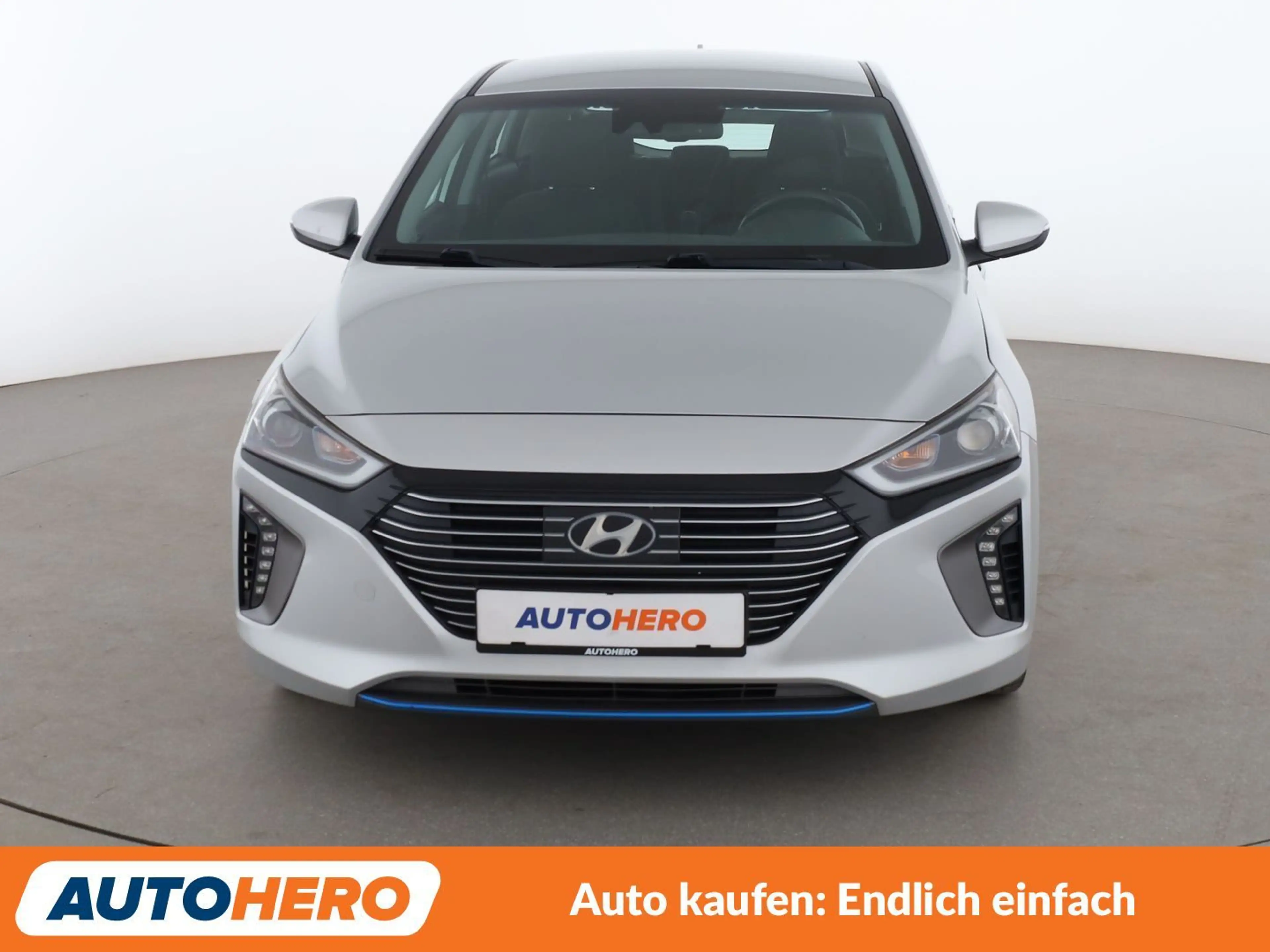 Hyundai IONIQ 1.6 Hybrid Style Aut.*NAVI*ACC*XENON*PDC* — photo 9