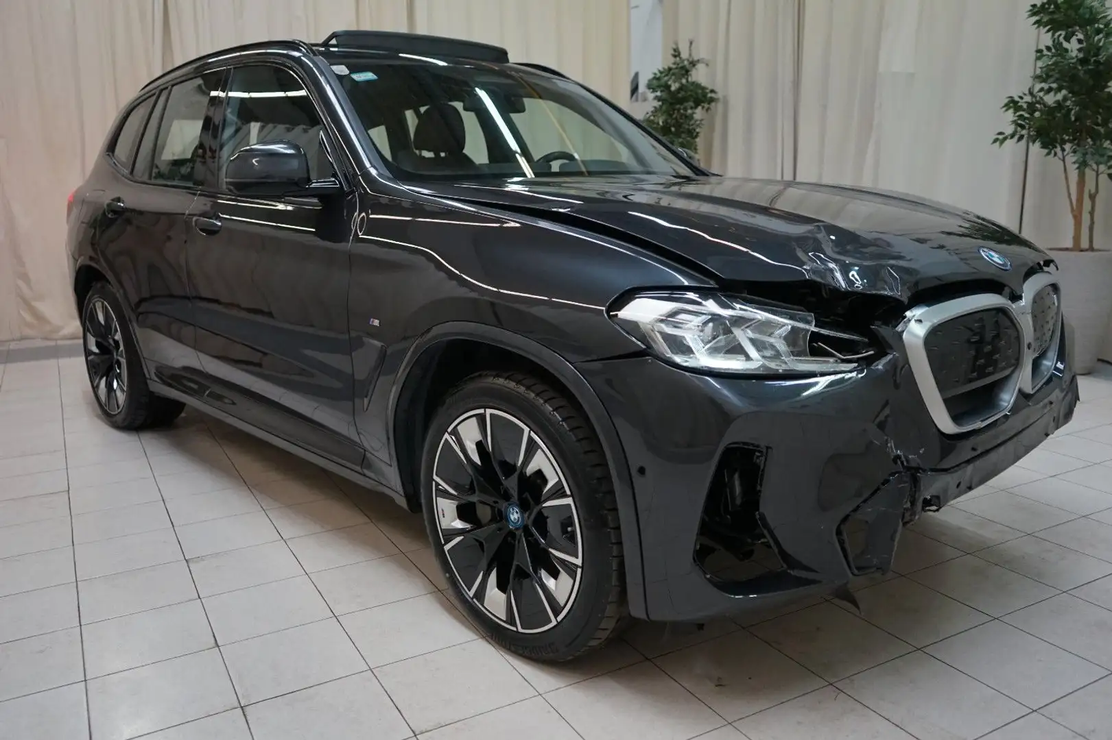 BMW iX3 M Baureihe Impressive ** Netto 26.658 €*** Grau - 1