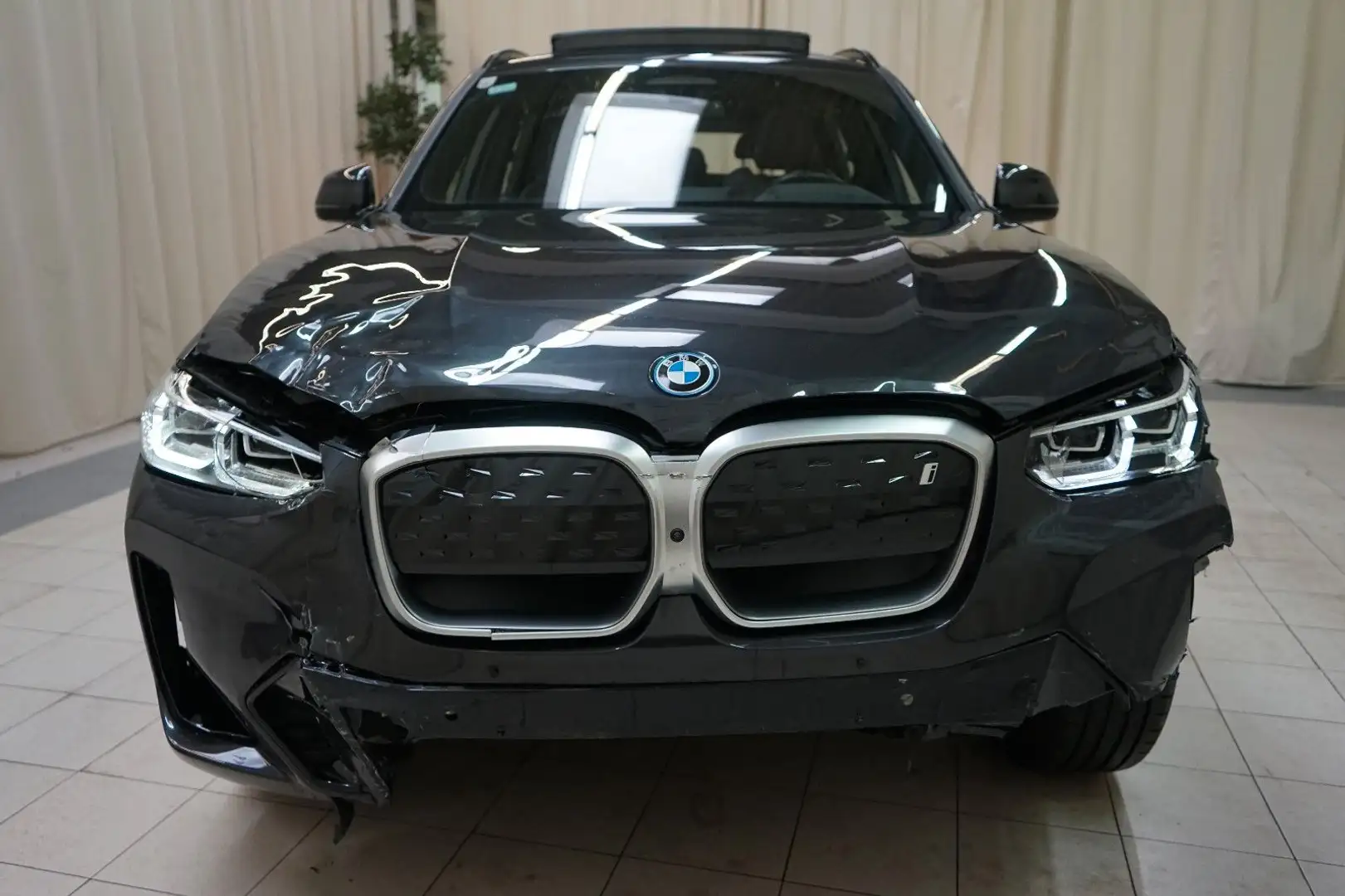 BMW iX3 M Baureihe Impressive ** Netto 26.658 €*** Grau - 2