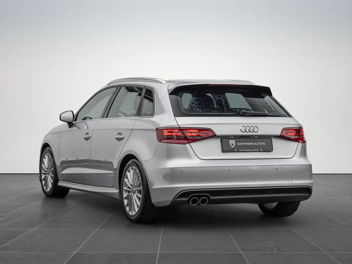 Audi A3 Sportback 1.4 TFSI Ambition S-line 17'' Stoelverwa Grijs - 2