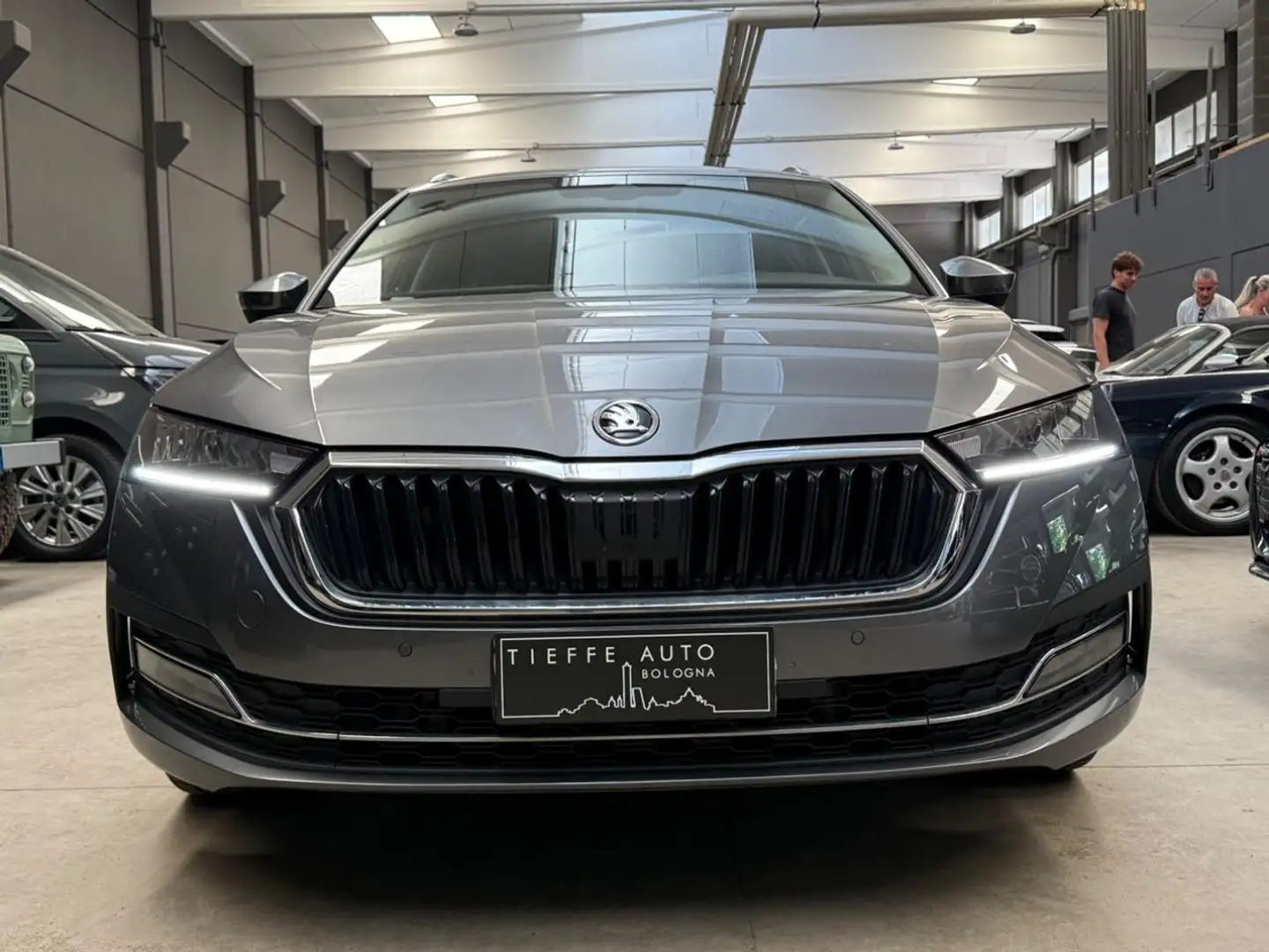 Skoda Octavia iV 1.4 TSI Plug-In Hybrid DSG Wagon Sportline Grigio - 2