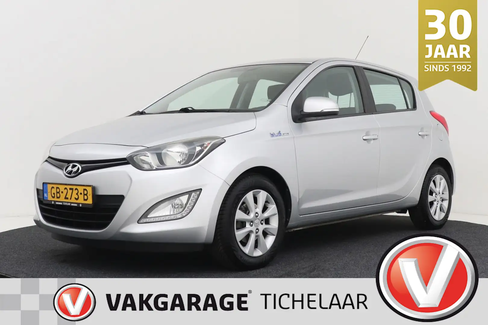 Hyundai i20 1.2i i-Deal | Org NL | Bluetooth | Airco | Grijs - 1