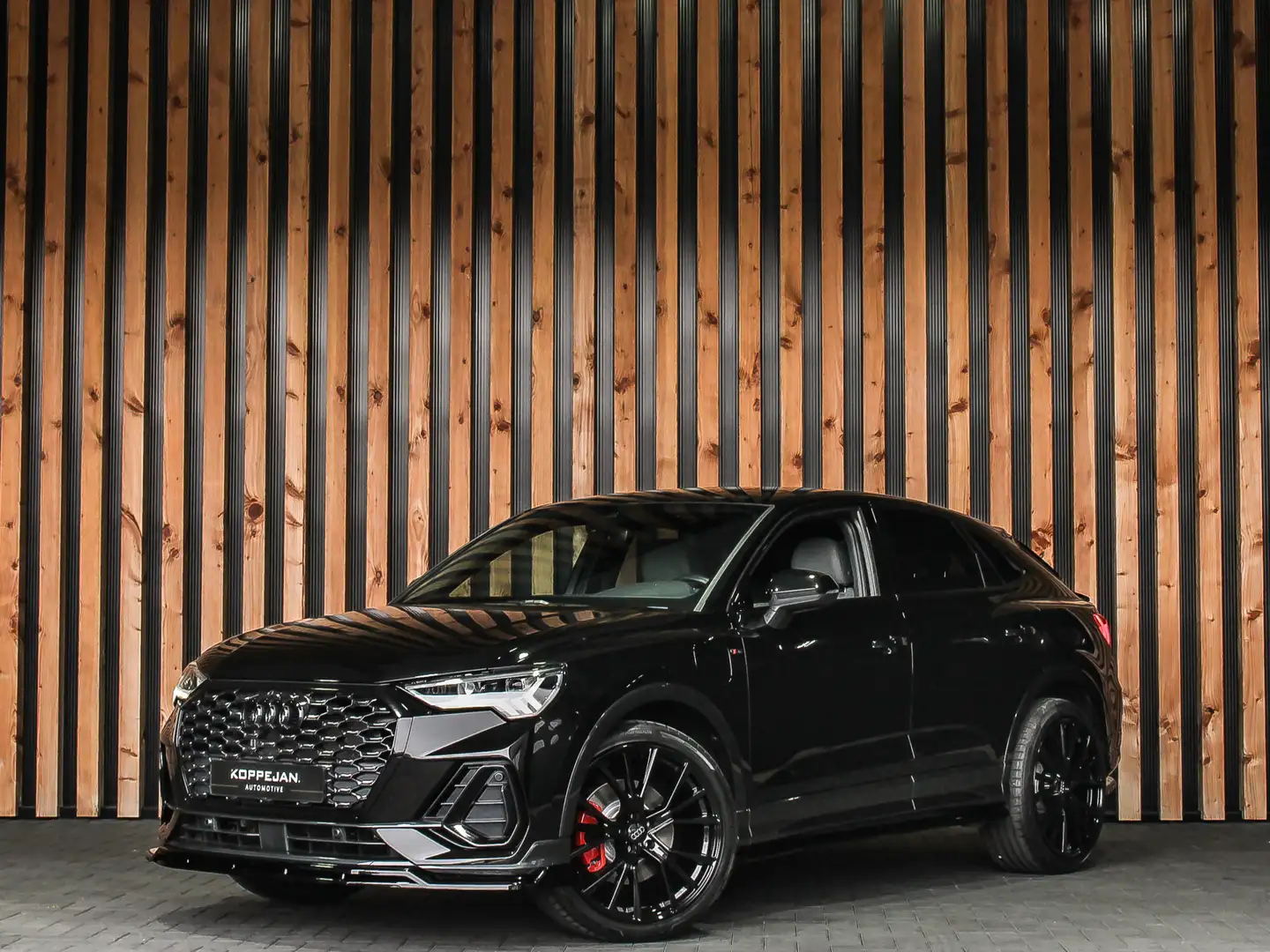 Audi Q3 Sportback 45 TFSIe 245PK Automaat S Edition | ADAP Zwart - 2