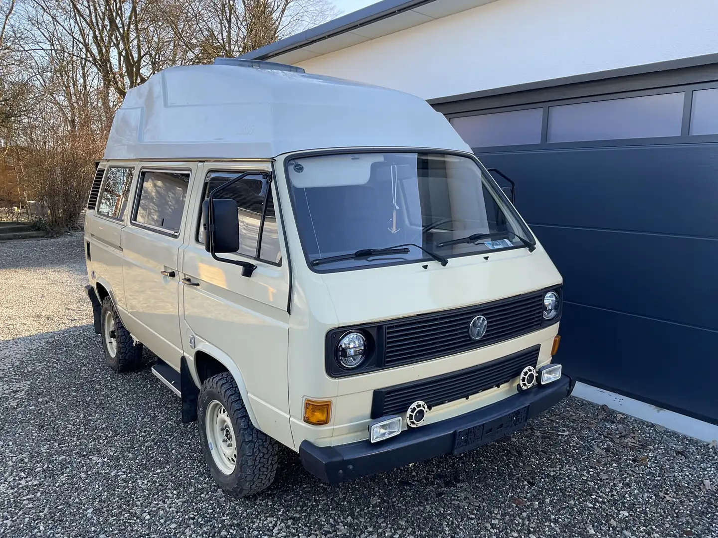 Volkswagen T3 Kombi Syncro Amarillo - 1