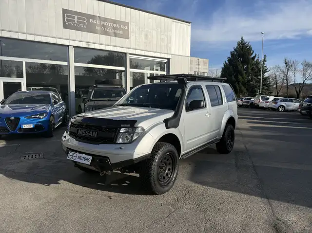Nissan Pathfinder Pathfinder III 2.5 dci