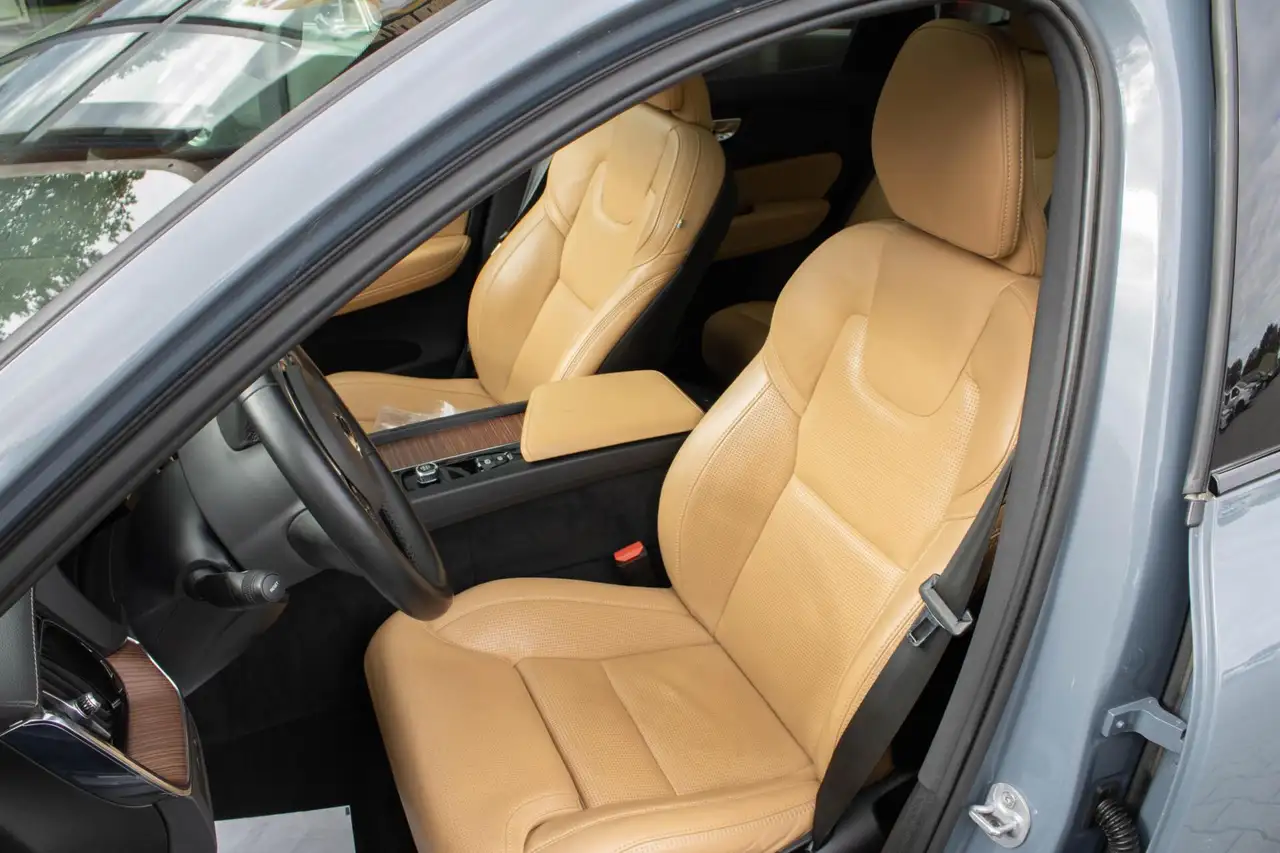 Volvo XC60 2.0 T6 Plug-in hybrid AWD Ultimate Dark Luchtverin, миниатюра 25