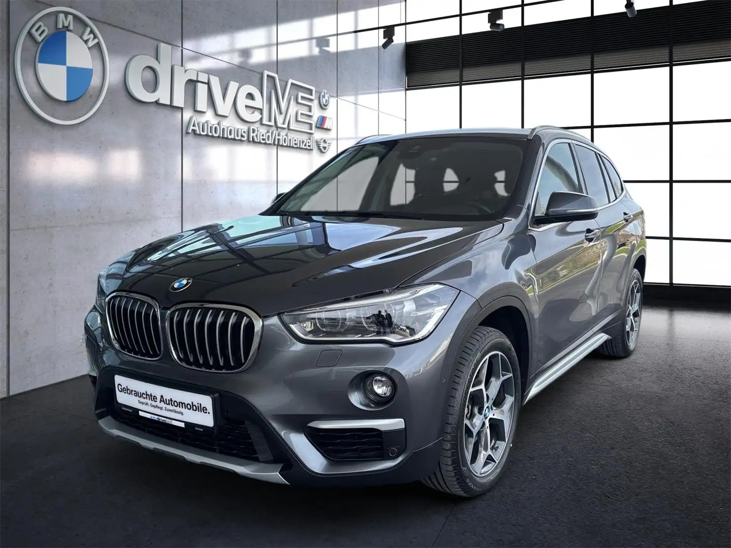 BMW X1 sDrive16d xLine I HUD I KAMERA I -42% Grijs - 1