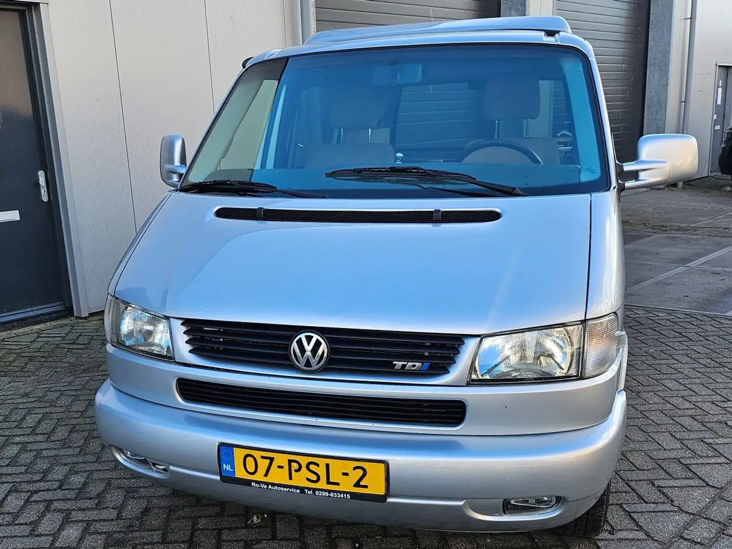 Volkswagen Transporter Camper Stříbrná - 1