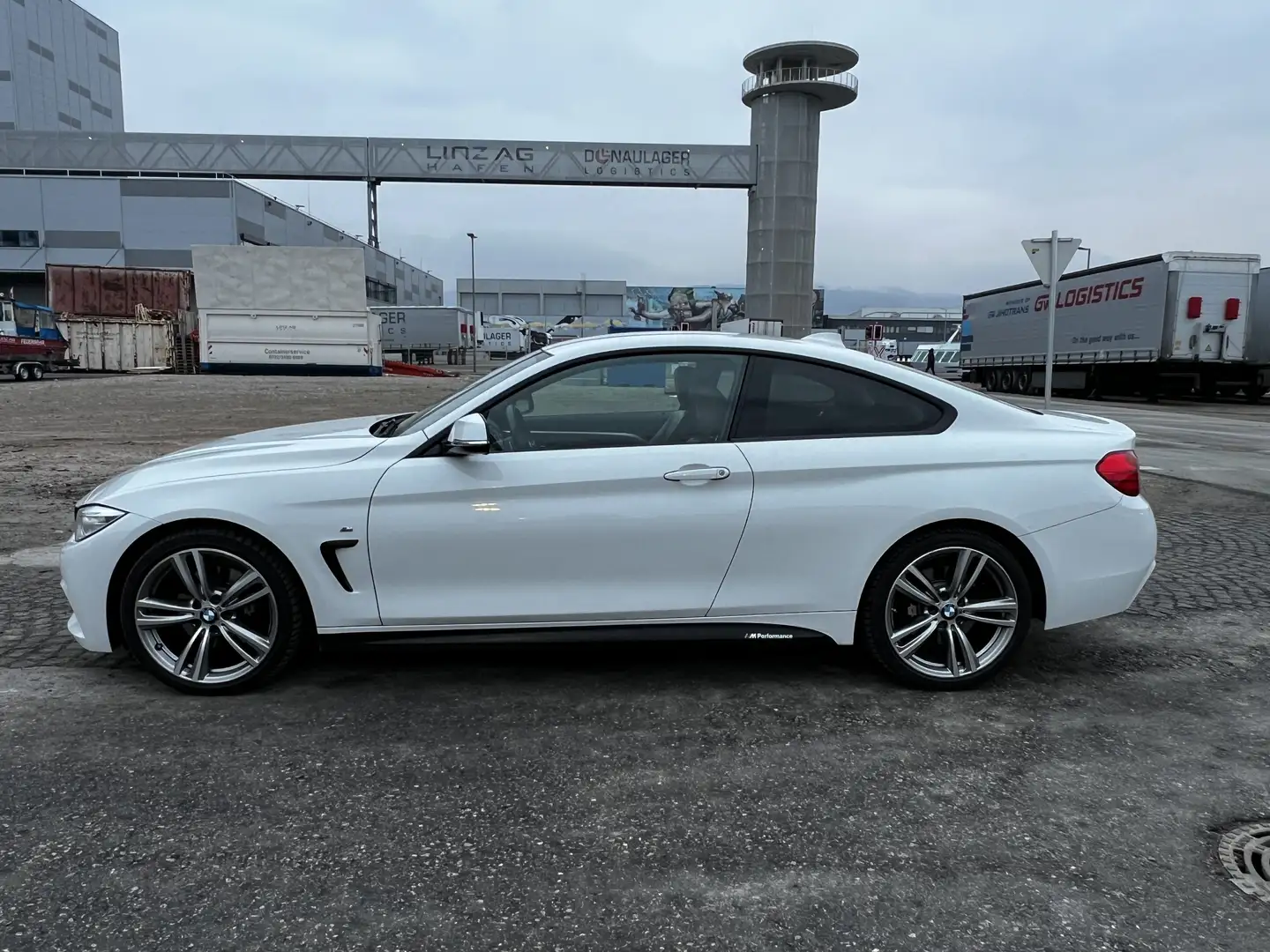 BMW 430 430d xDrive Coupe M Sport Aut. Weiß - 2