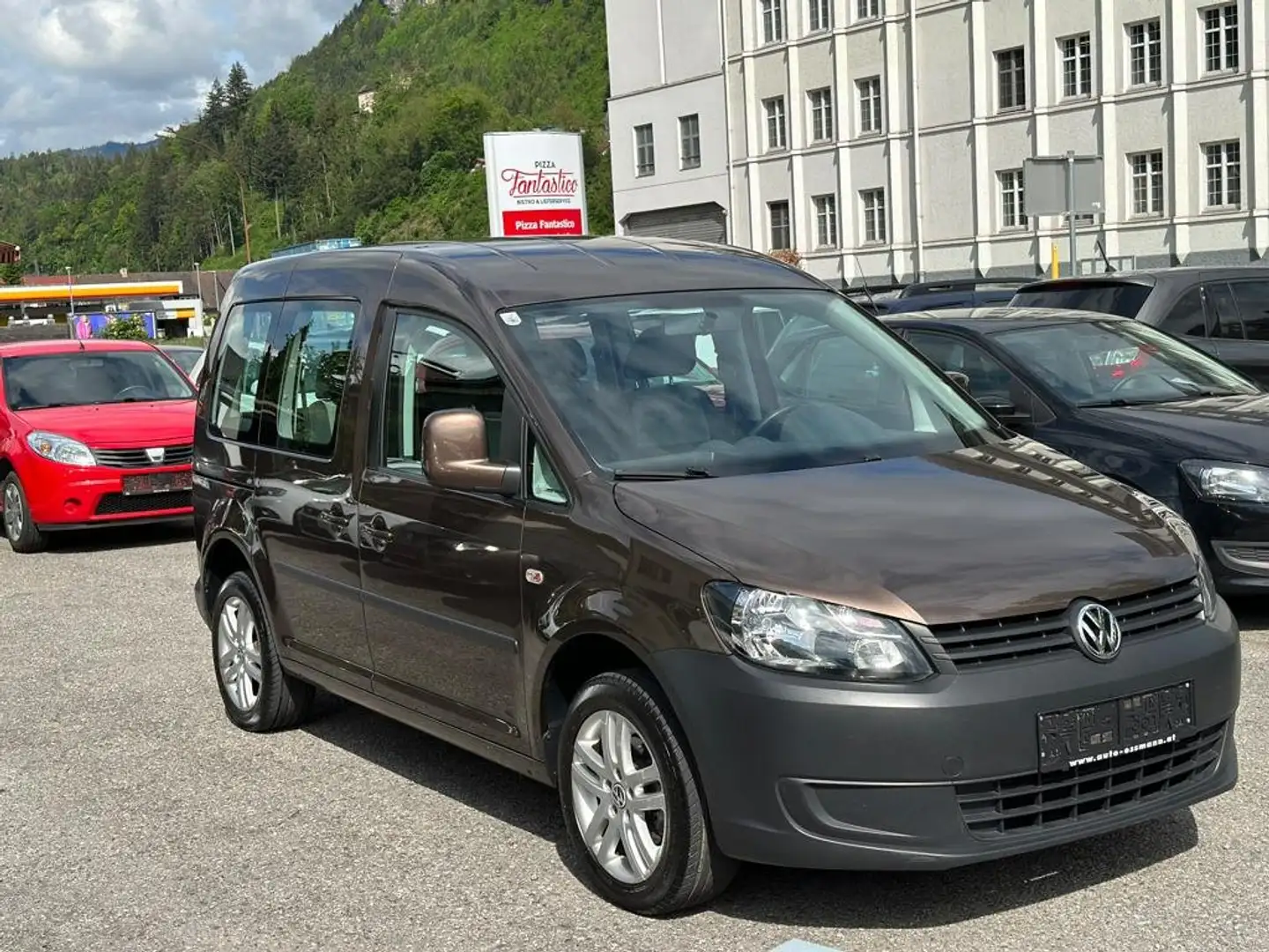 Volkswagen Caddy 1,6 TDI 5 Sitzer Navi TÜV NEU Doppelschiebetuer Braun - 1