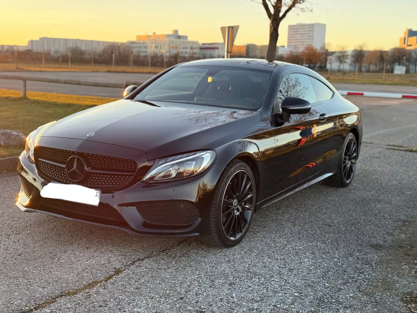 Mercedes-Benz C 250 Coupe 9G-TRONIC Night Edition - 1