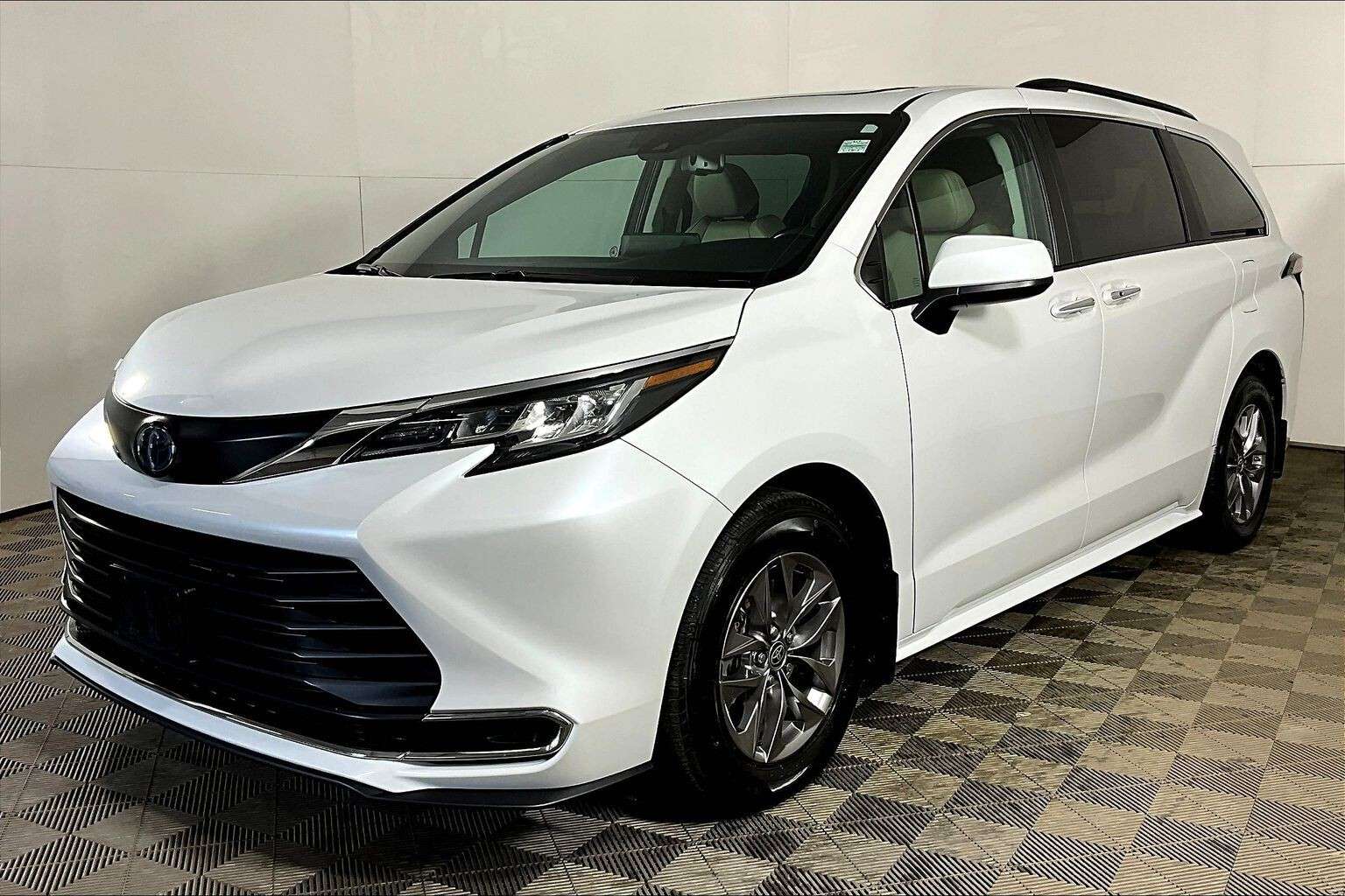 used 2023 Toyota Sienna car, priced at $47,998